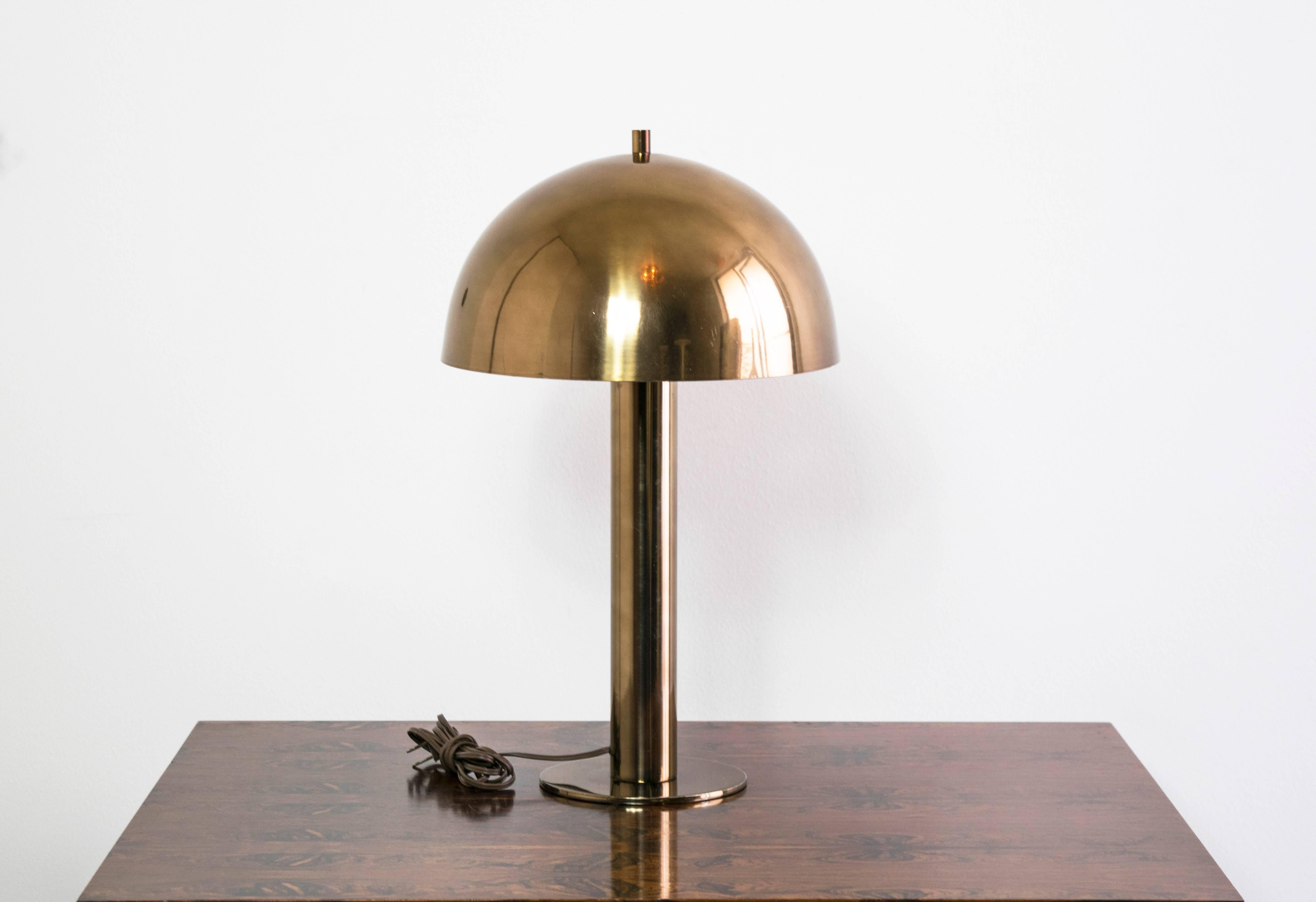 Classic Laurel mushroom design from the 1960s, this copper toned lamp is a rare color way.
