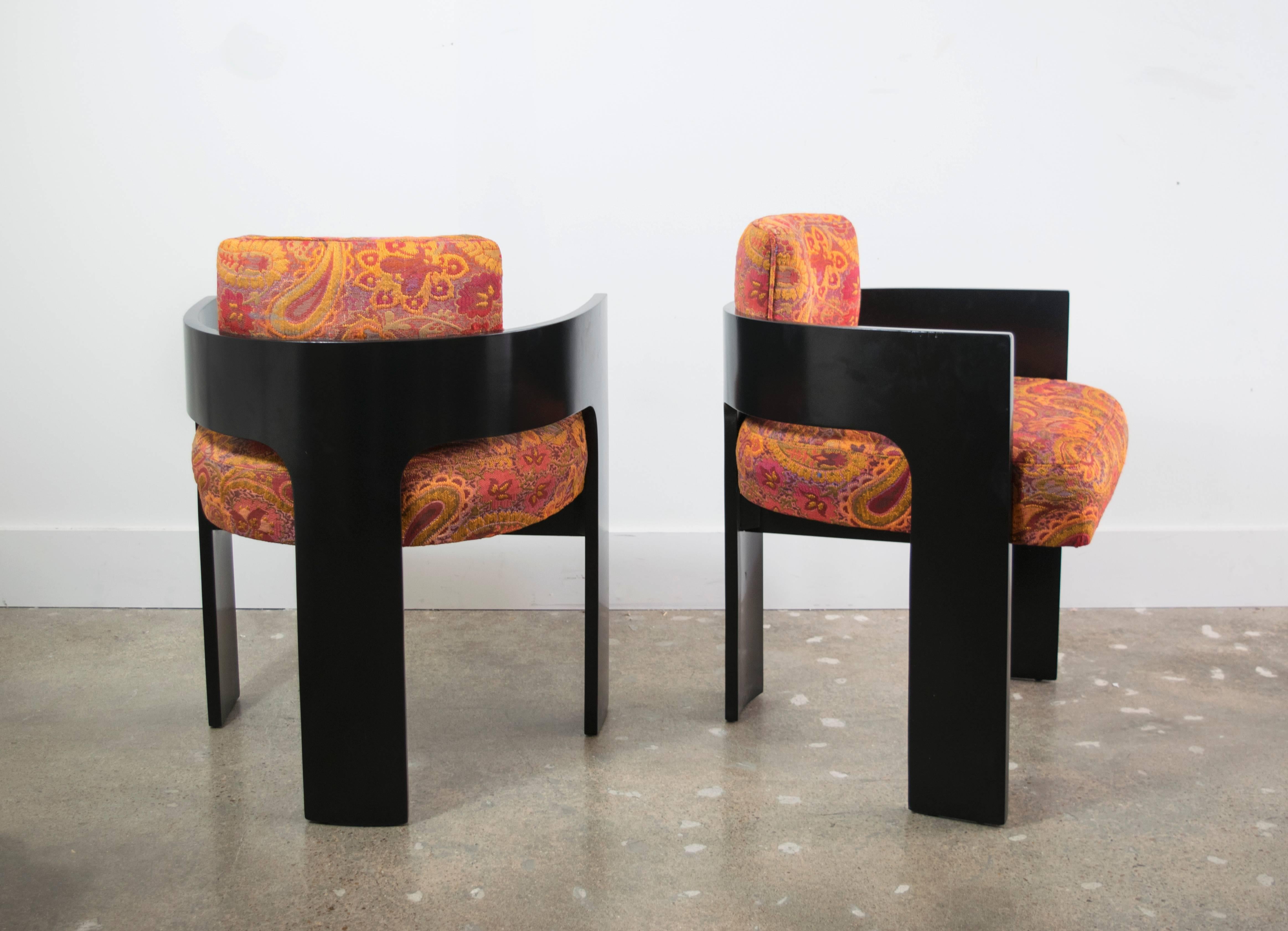 American Pair of Three-Legged Milo Baughman Barrel Chairs in Original Fabric