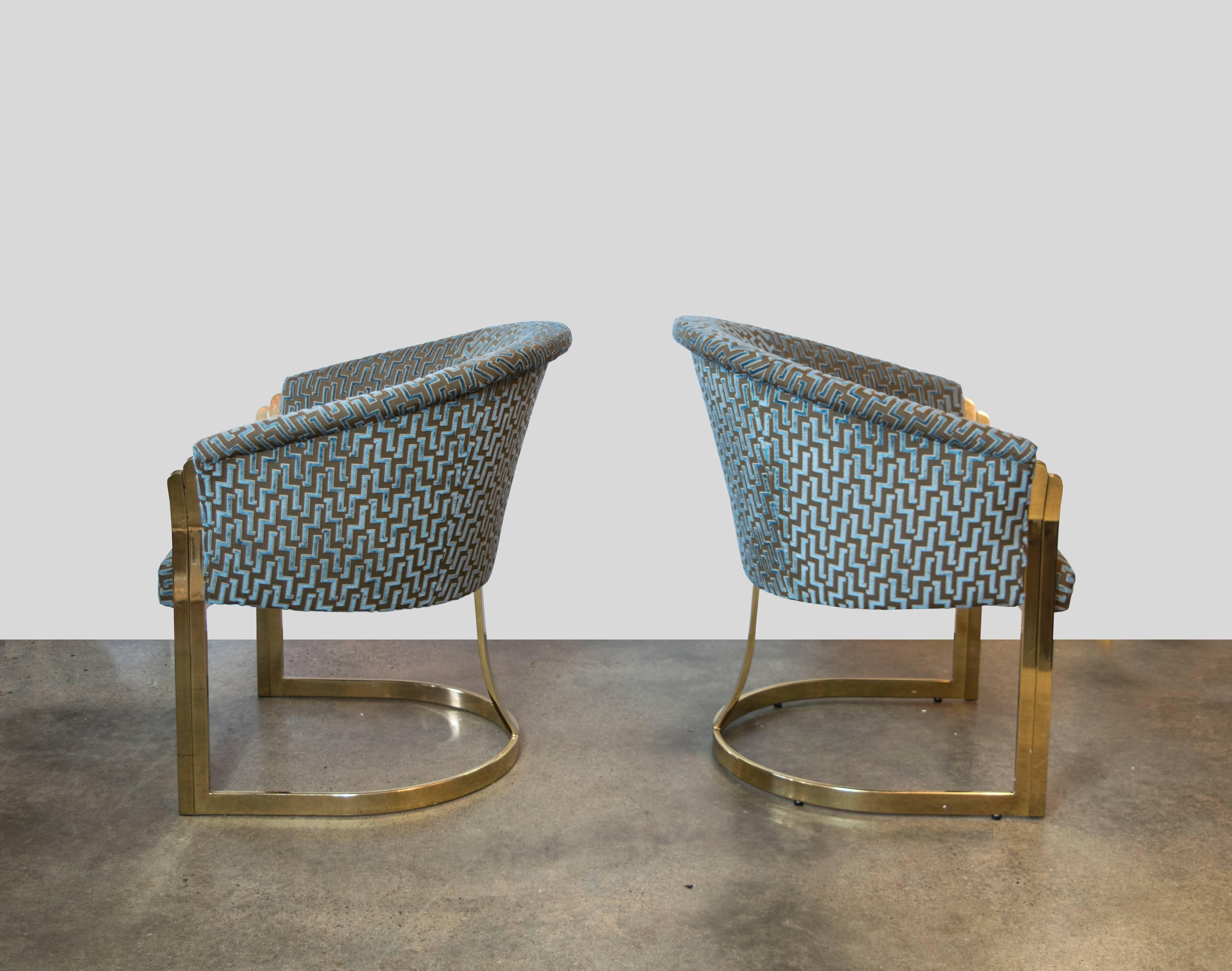 Mid-Century Modern Cantilevered Brass Club Chairs in the Style of Milo Baughman For Sale