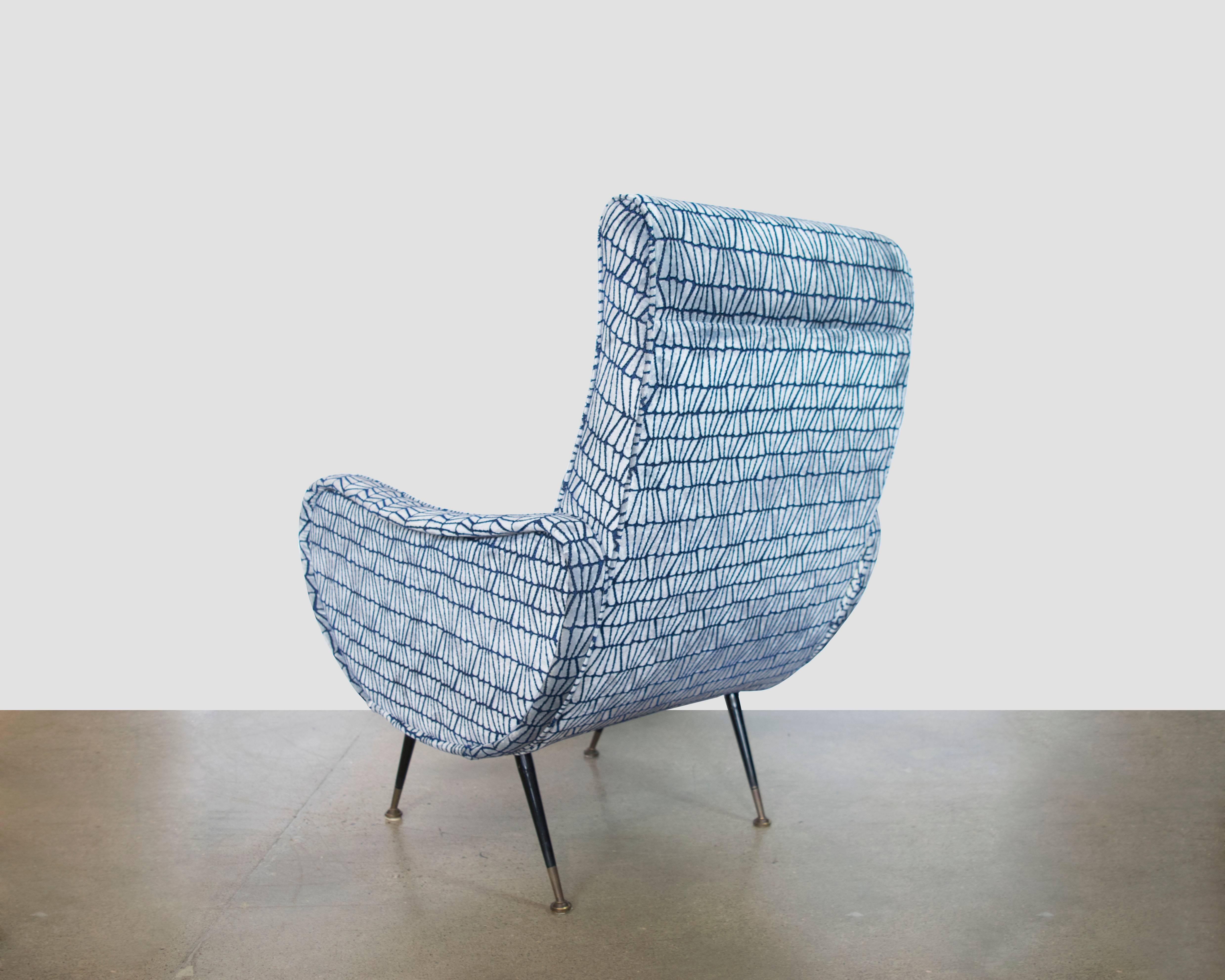 Gorgeous sculptural Italian armchair made by Arflex in the 1950s, thought to be designed by Marco Zanuso and recently upholstered in sensational Knoll velvet firefly in navy and silver.
