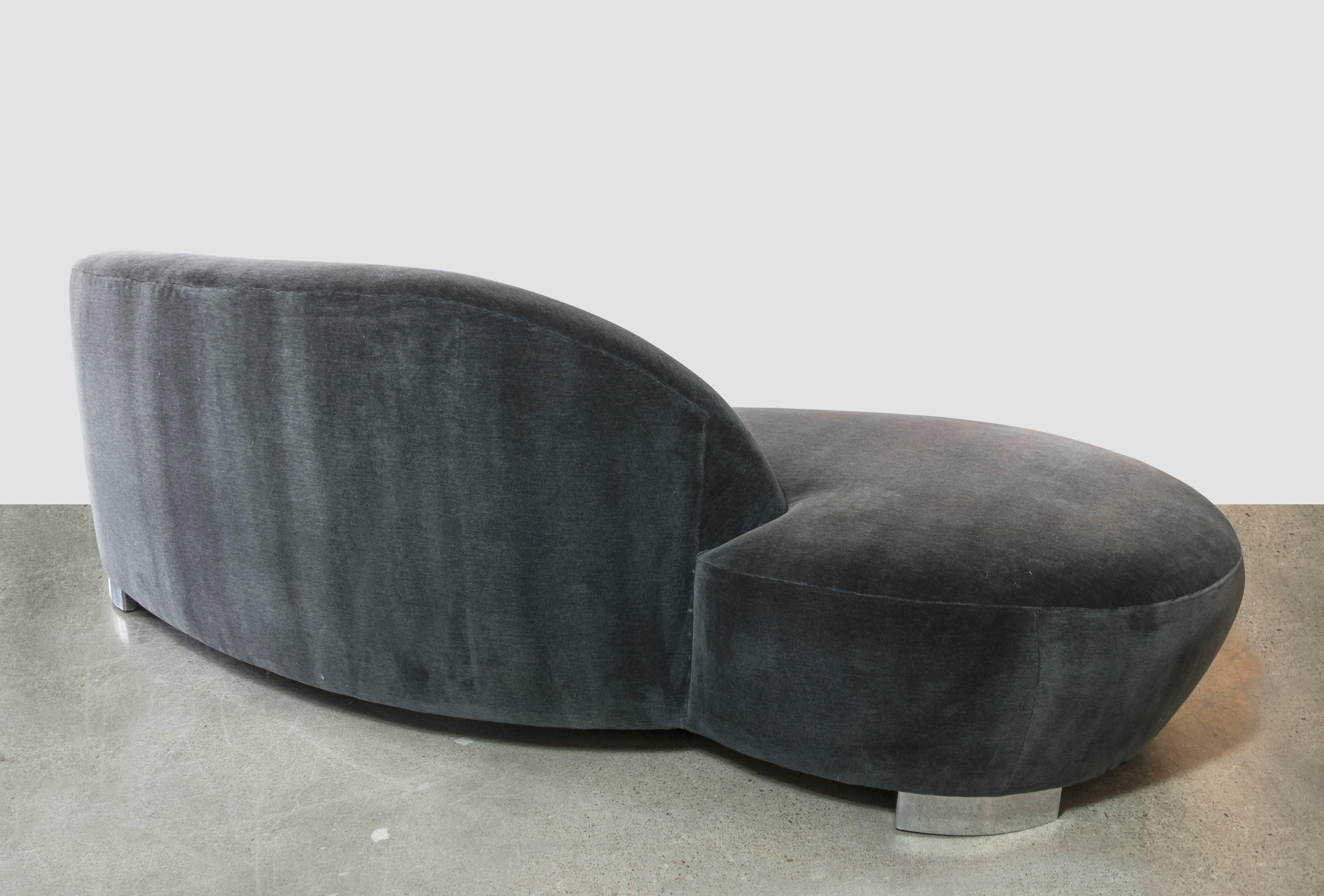 Vladimir Kagan Style Cloud Sofa by Weiman in Striated Charcoal Mohair Velvet In Excellent Condition In Houston, TX