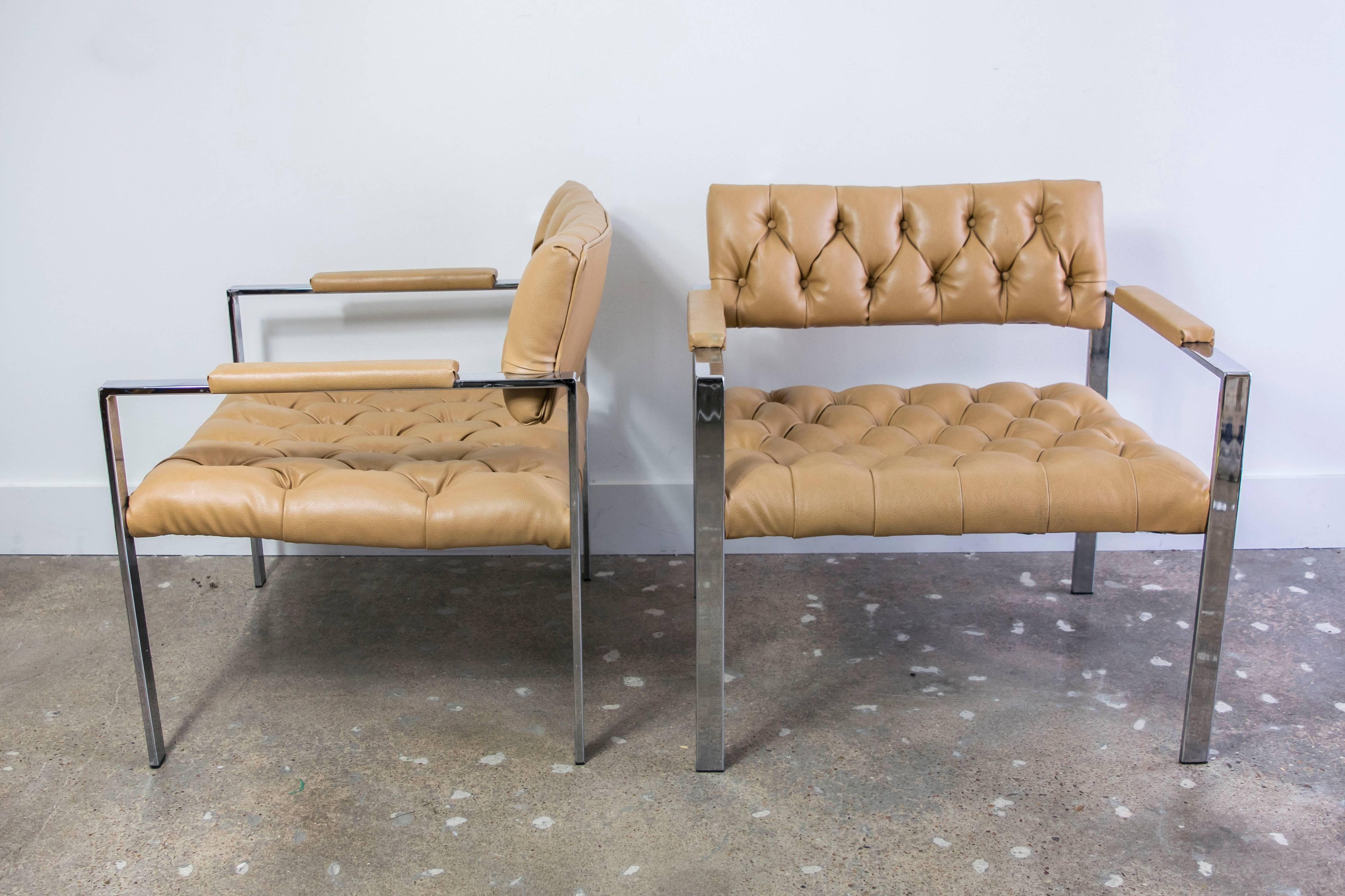 Mid-Century Modern Pair of Tufted Flat Bar Club Chairs in the Style of Harvey Probber For Sale