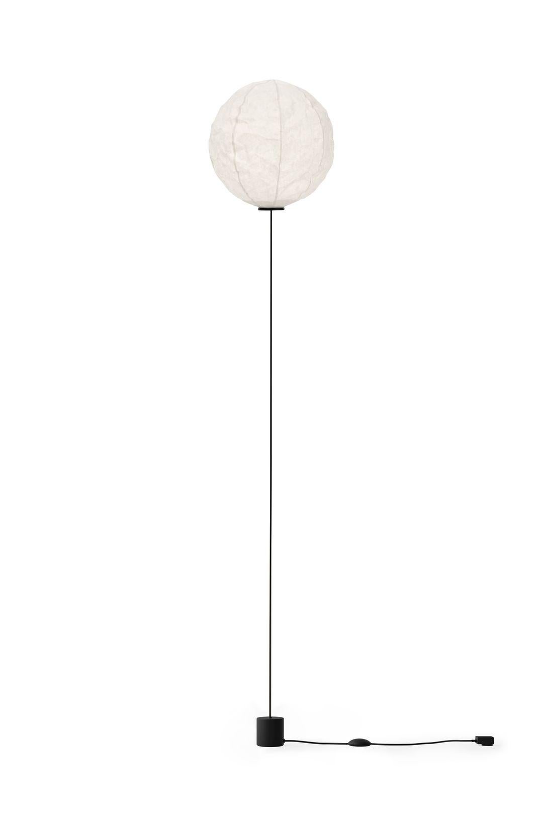 Floor lamp in four variations providing diffused light. Removable Japanese Washi paper shade to be inflated at installation – can be topped up with air periodically. Minimal fixings mount a 6mmflexible carbon-fibre rod that will bend and spring back