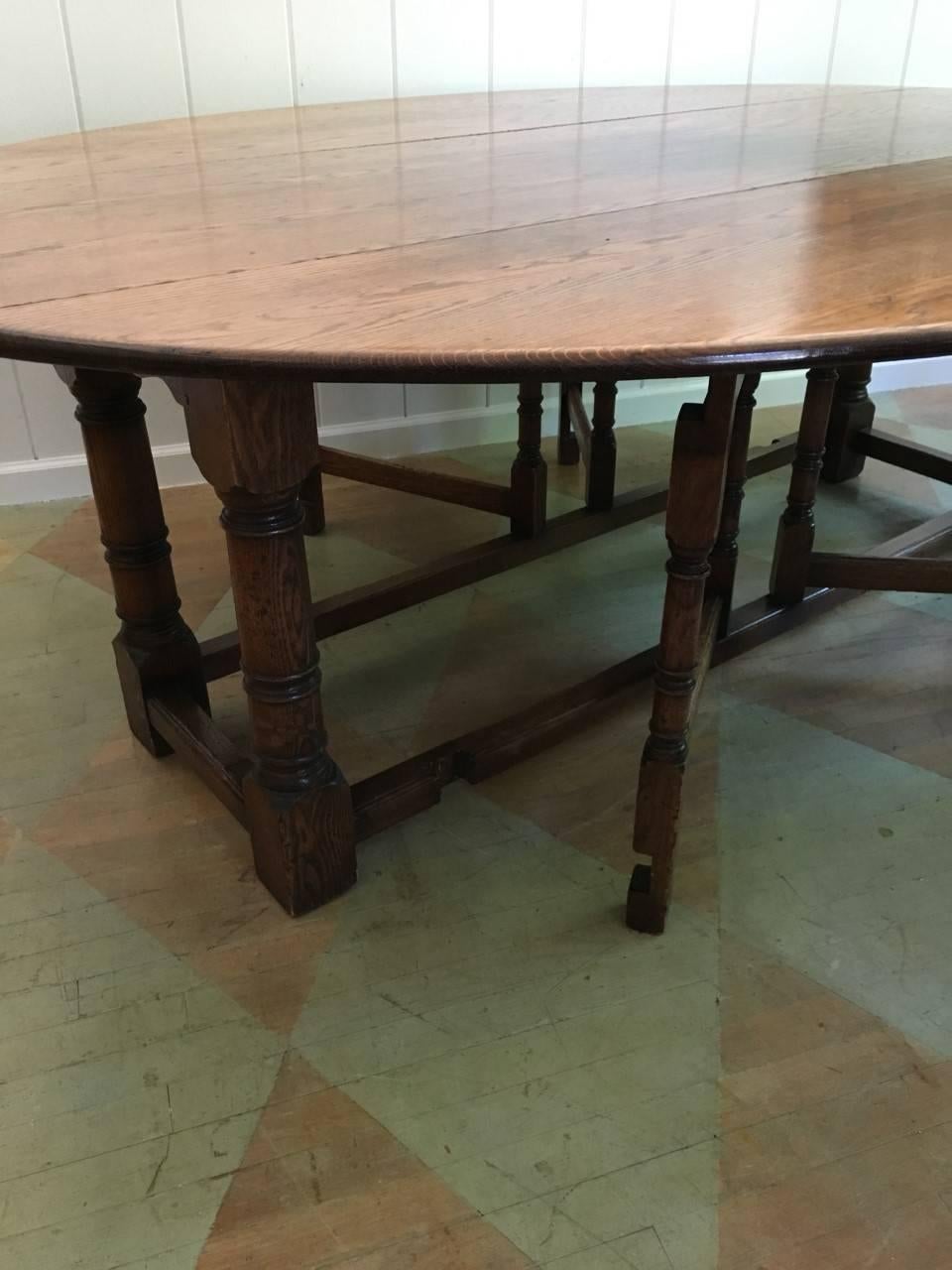 English Oak Large Gate Leg Table In Excellent Condition In Southampton, NY