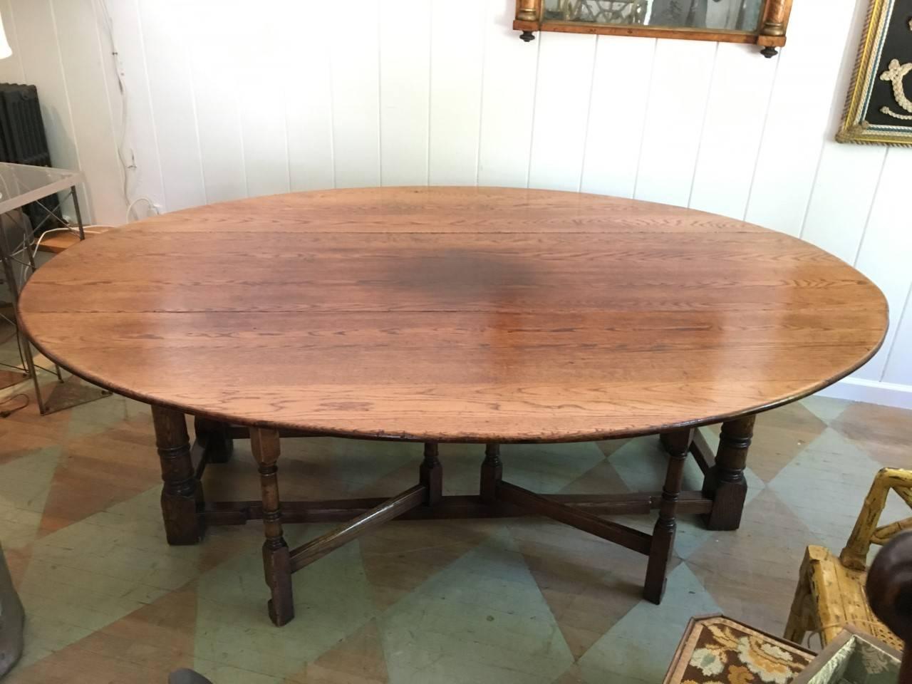 20th Century English Oak Large Gate Leg Table