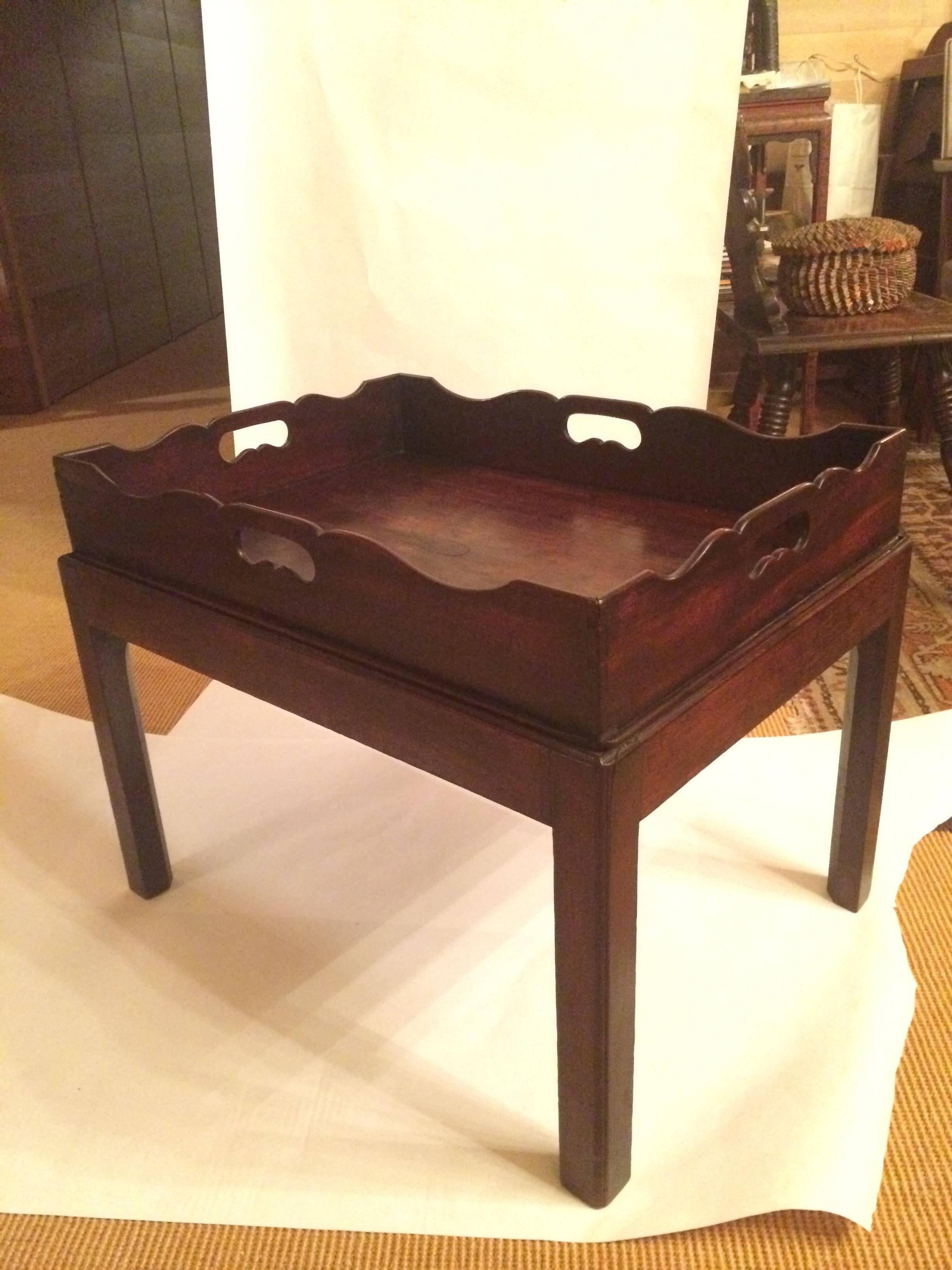 English George III Mahogany Tray on Stand, circa 1850 In Good Condition In Southampton, NY