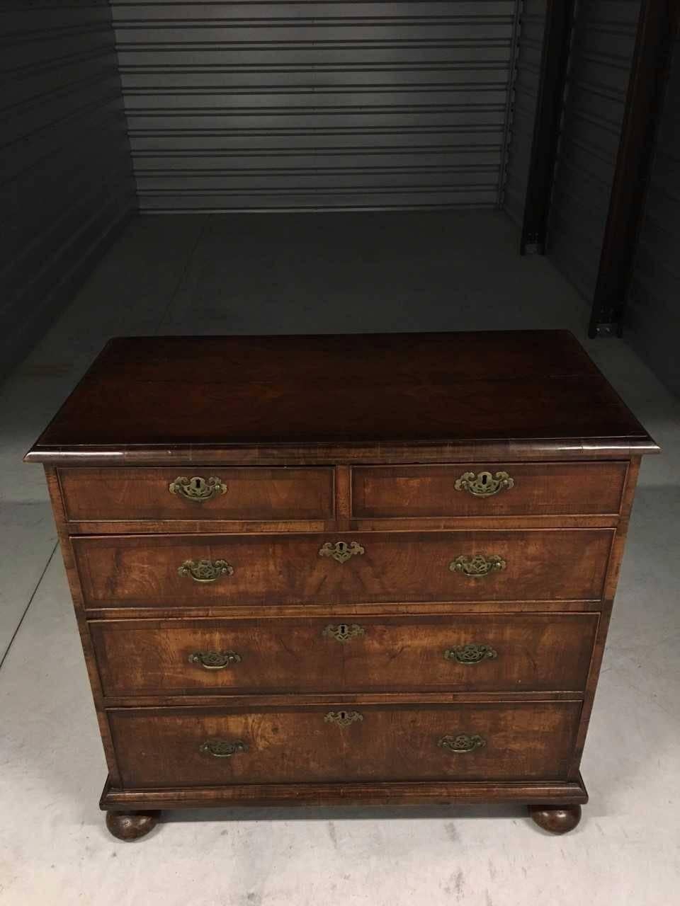 Late 19th Century English Chest In Excellent Condition In Southampton, NY