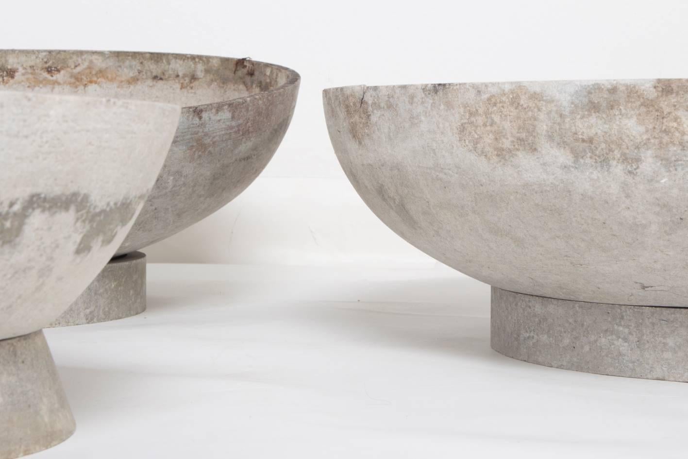 Mid-Century Modern Set of Four Beautifully Weathered Eternit Mid-Century Concrete Planters For Sale