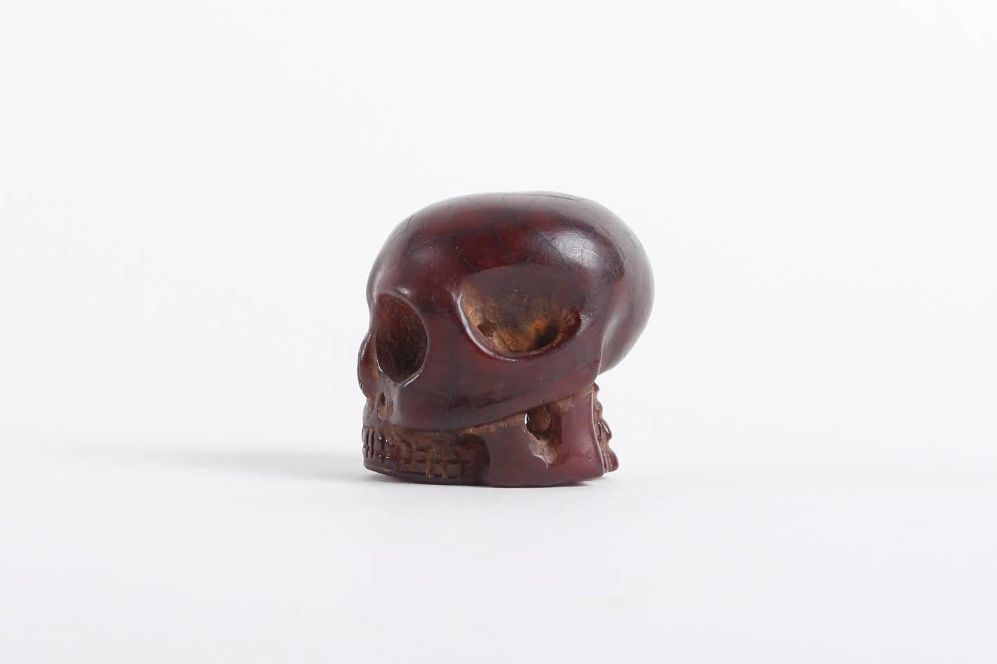 Rare and Decorative 18th or 19th Century Japanese Amber Skull In Good Condition For Sale In Vienna, Vienna