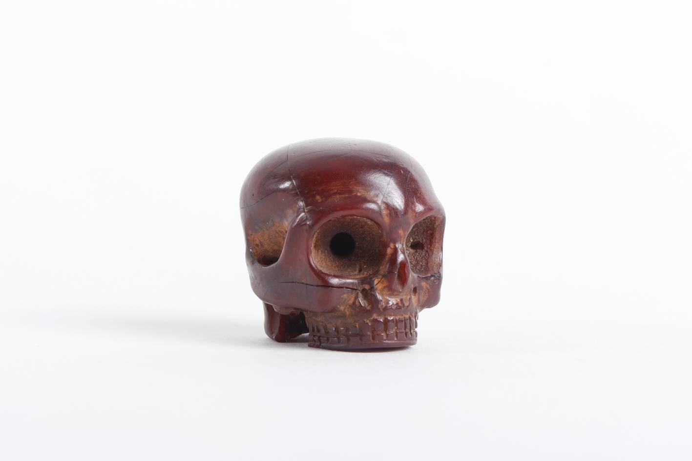 Rare and Decorative 18th or 19th Century Japanese Amber Skull For Sale 2