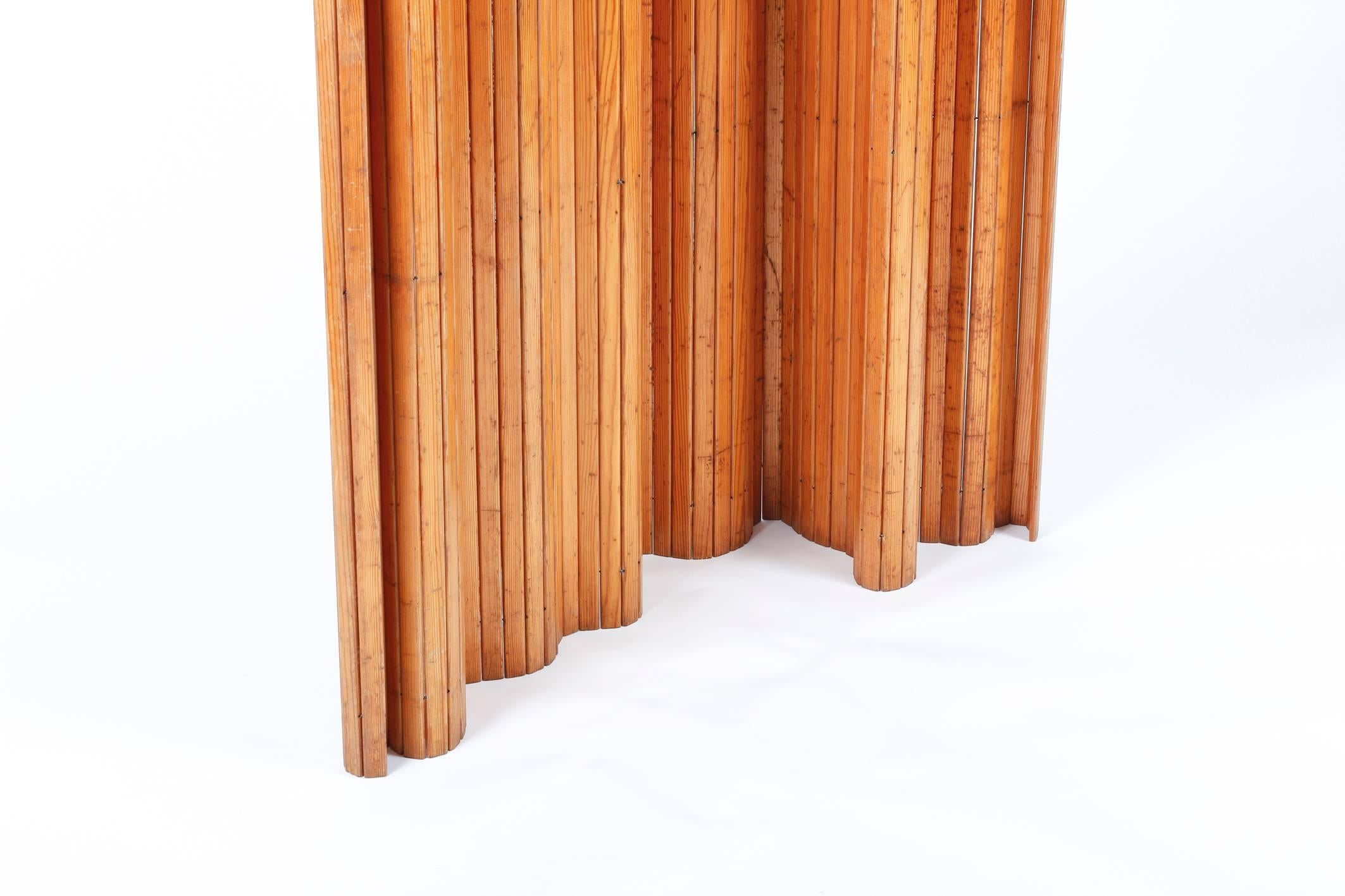 20th Century Alvar Alto's Renown Scandinavian Modern Pine Screen for Artek For Sale