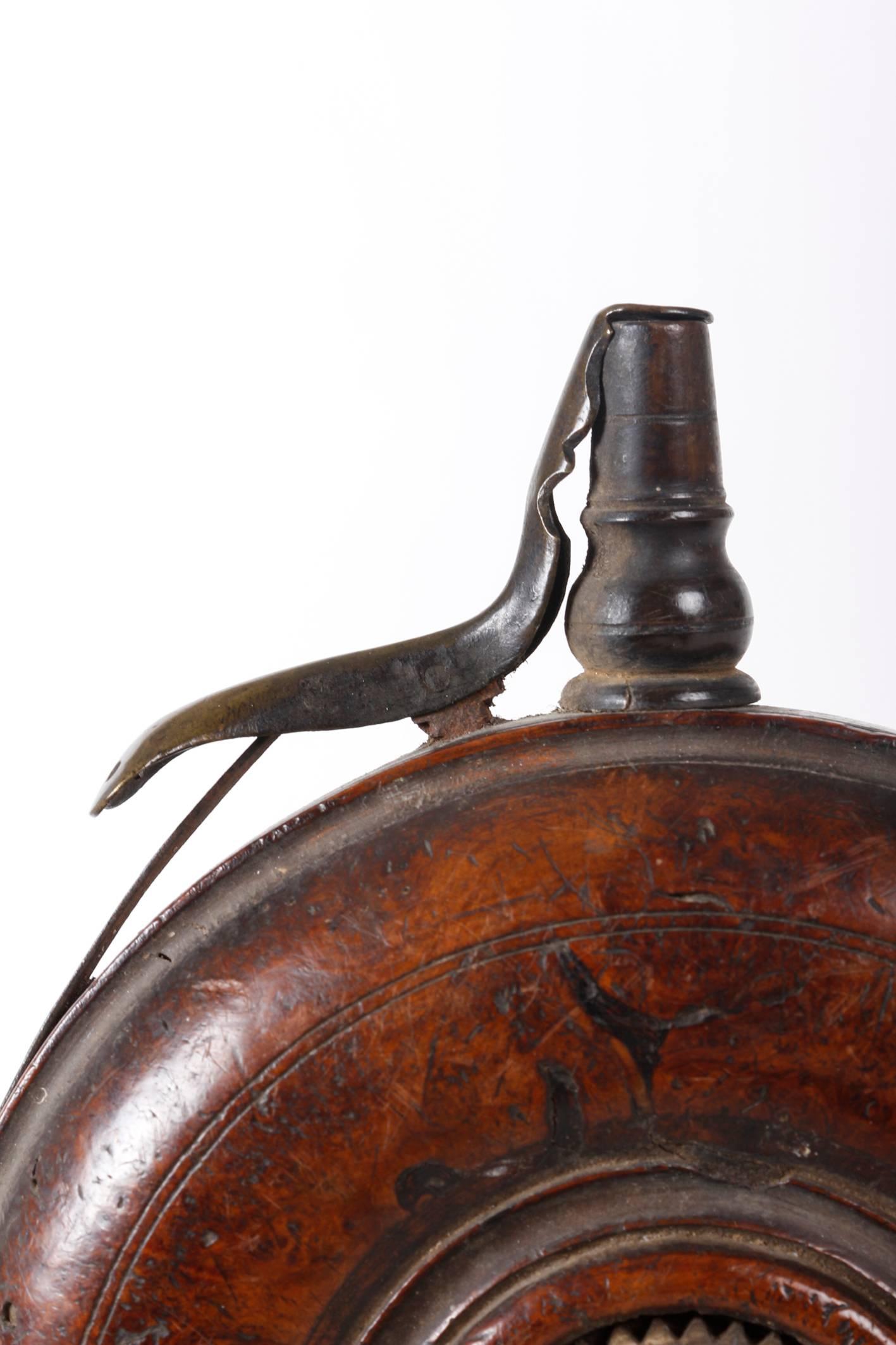 Carved Rare German Powder Flask, circa 1600 For Sale