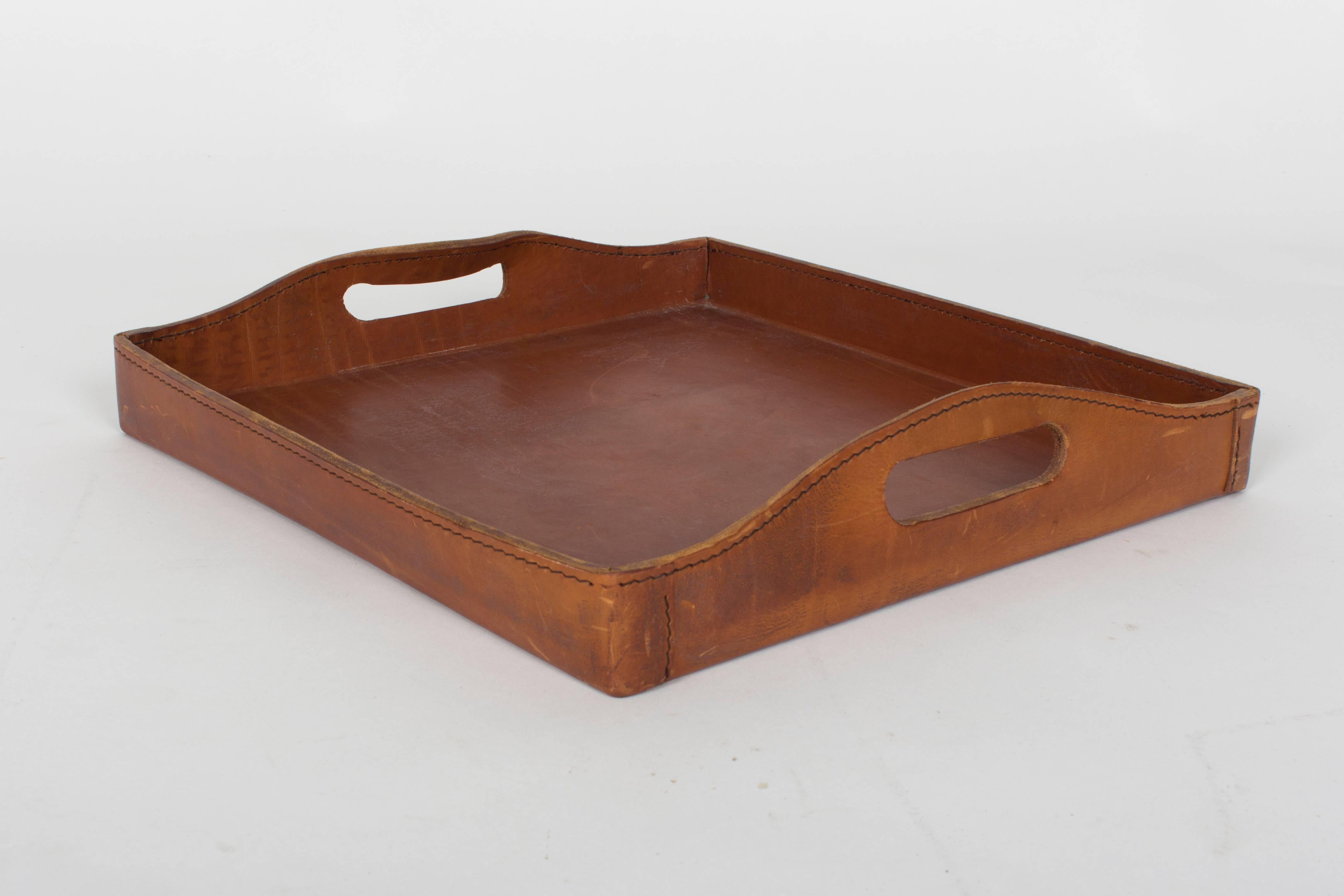 Mid-20th Century Rare Large and Thick Leather Serving Tray by the Auböck Workshop, Vienna, 1950s For Sale