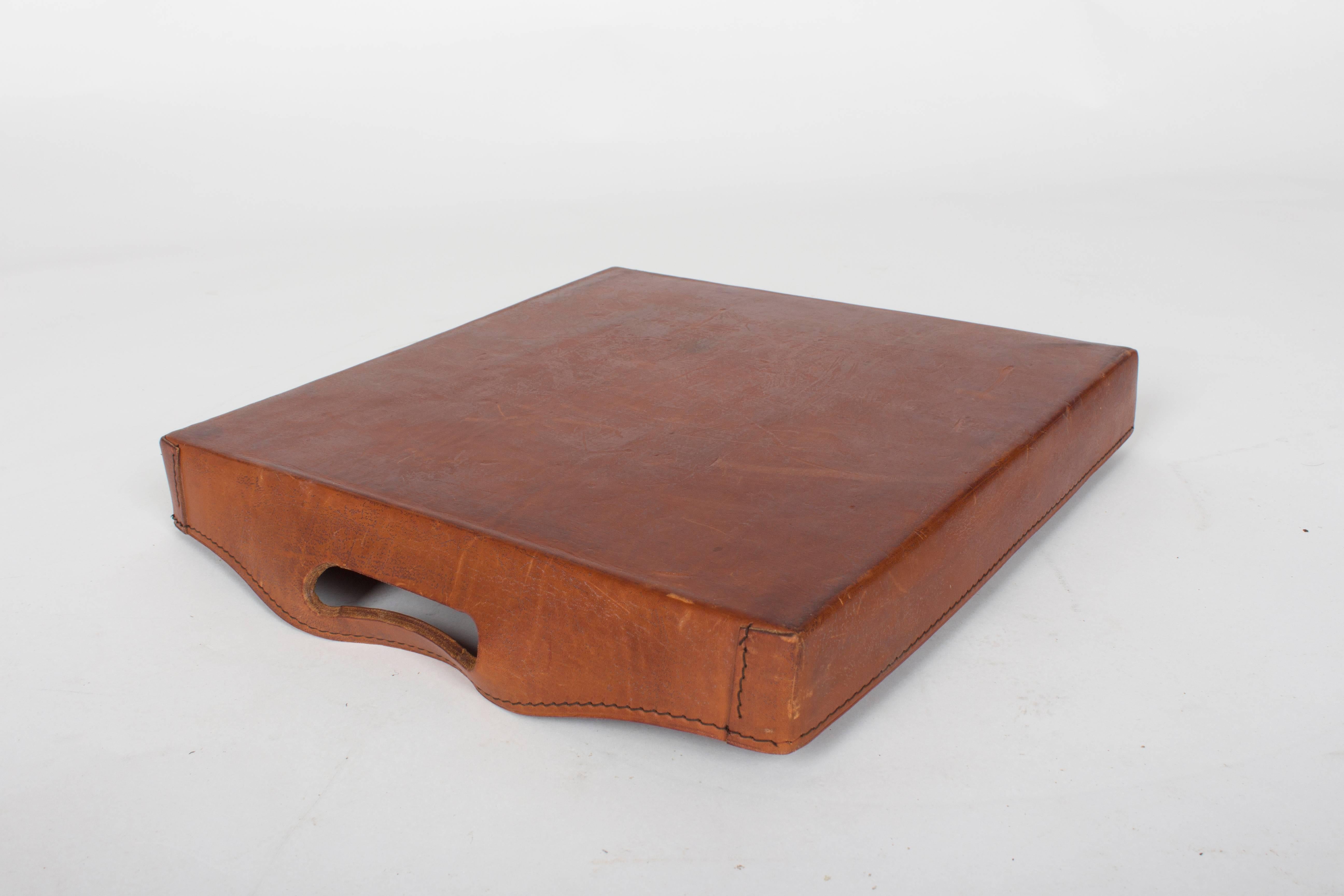 Rare Large and Thick Leather Serving Tray by the Auböck Workshop, Vienna, 1950s For Sale 5