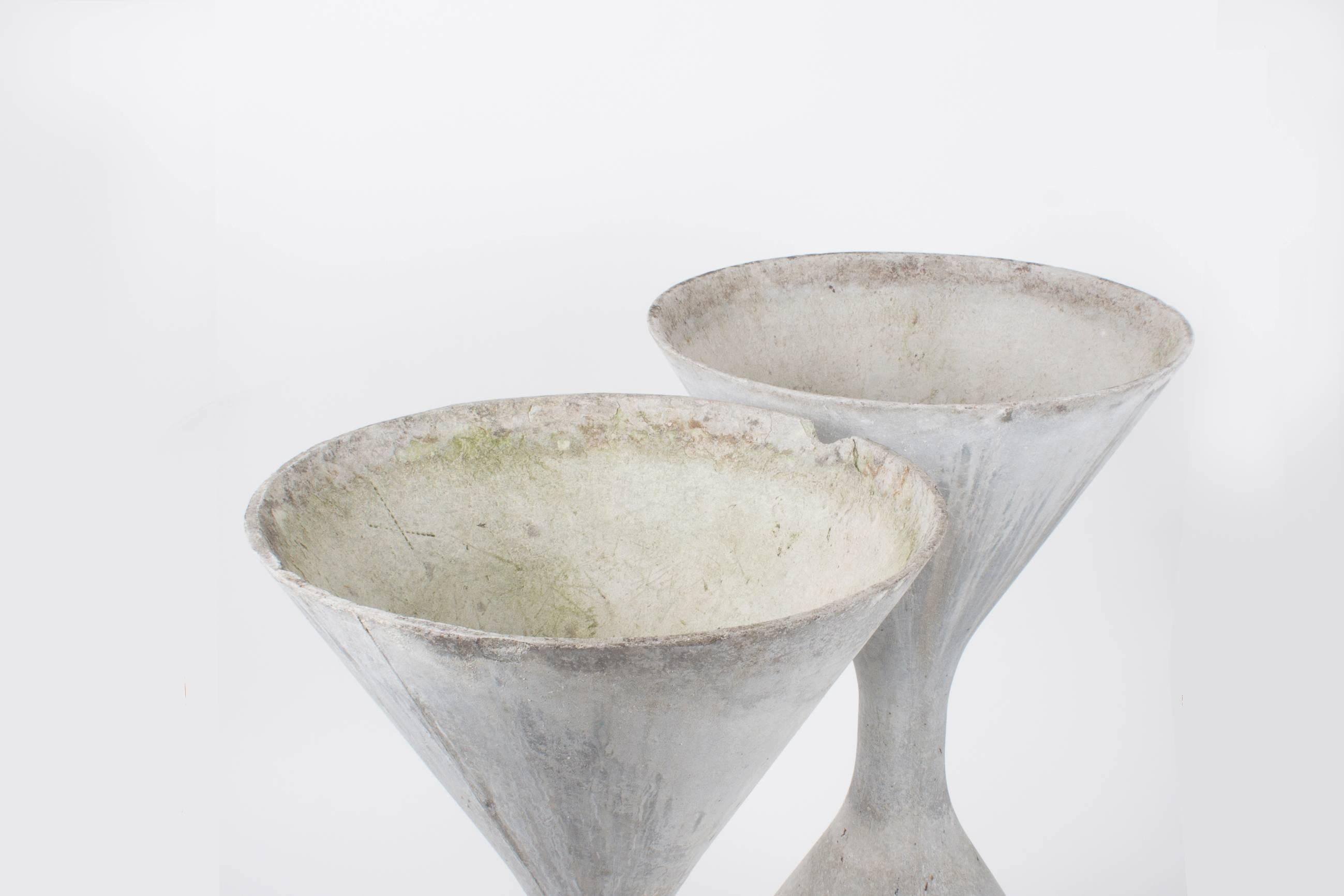 Mid-Century Modern Pair of Marked Willy Guhl Midcentury Spindel or Hourglass Planters for Eternit For Sale