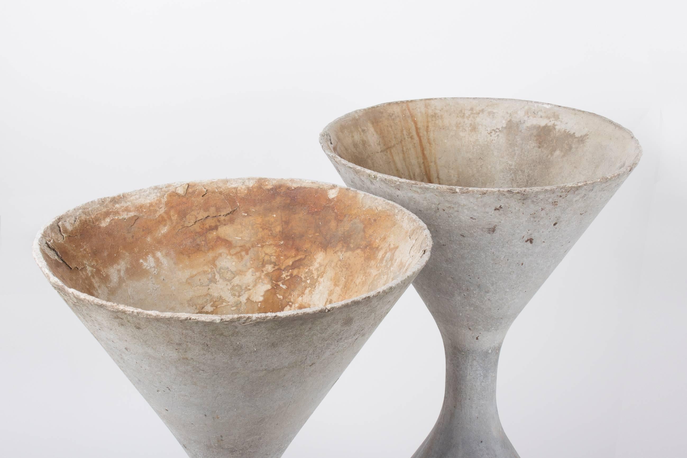 Pair of Marked Willy Guhl Midcentury Spindel or Hourglass Planters for Eternit In Excellent Condition For Sale In Vienna, Vienna