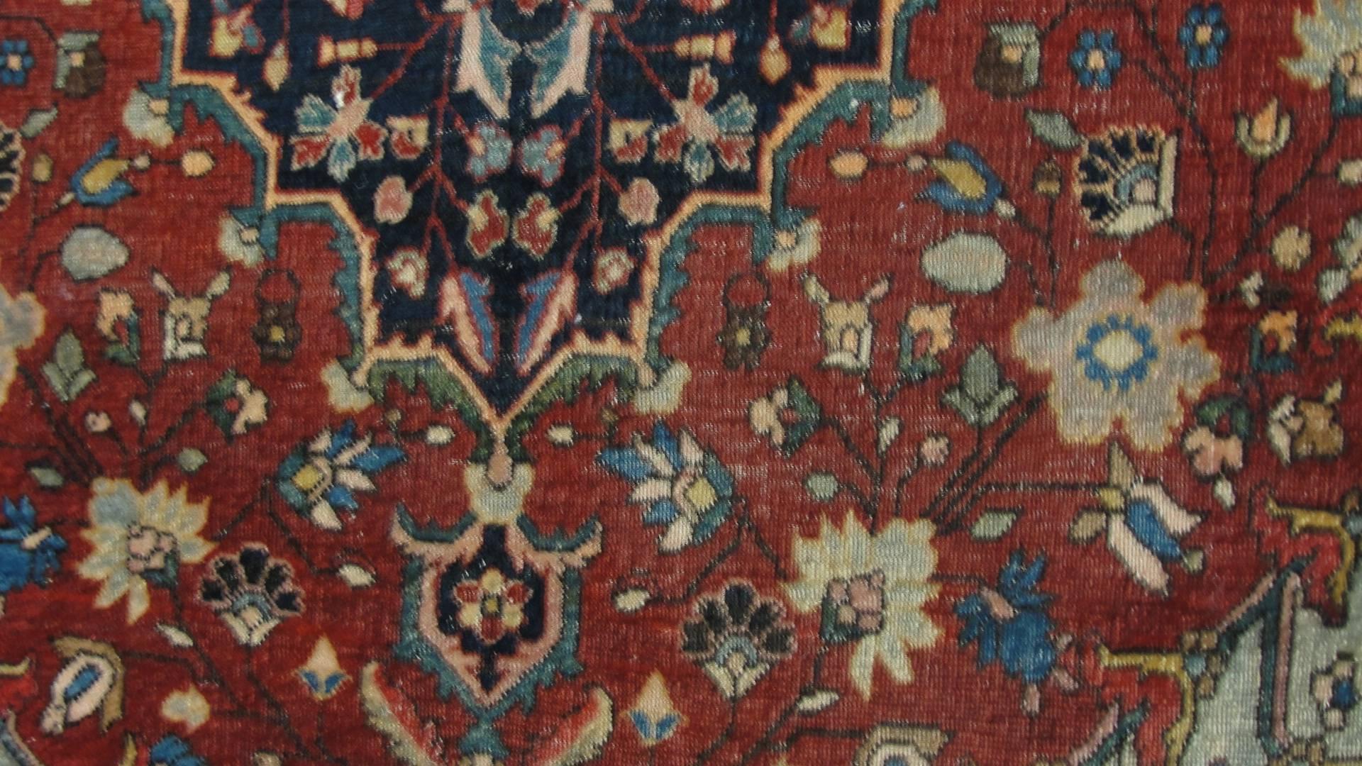 Antique Feraghan Sarouk Rug, circa 1880 In Good Condition For Sale In Evanston, IL