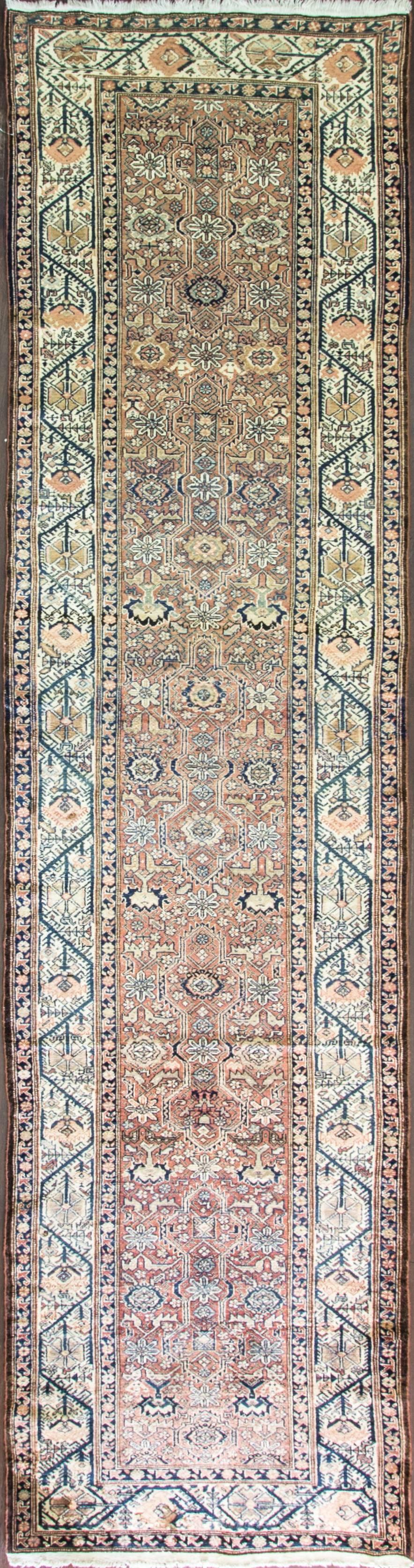 The tribal weavers in Malayer were often Turkish, and they employed the Turkish knot. The Gourde is a symmetrical knot, as opposed to the asymmetrical knot of many traditionally Persian creations. Additionally, antique Malayer rugs regularly enjoy a