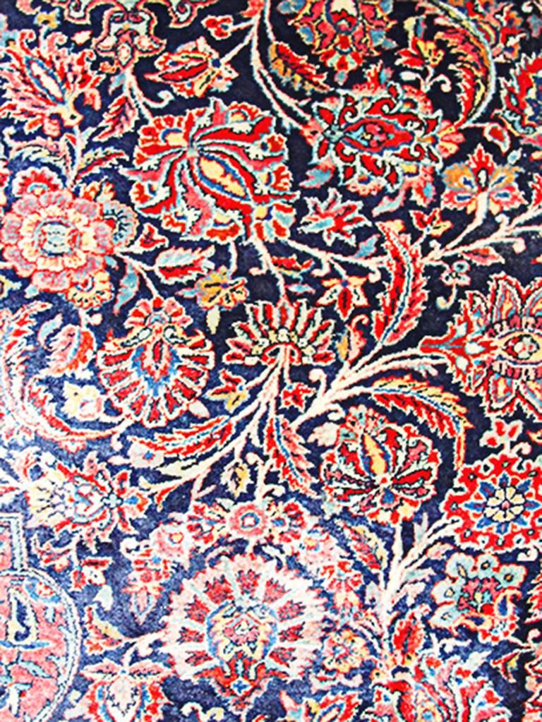 Kashan rugs have for a long time been considered the essence of Persian rugs. Almost inevitably, the initial association when a Persian rug is mentioned is an ornate oriental rug with a strong pattern with bold reds and blues. While Kashan rugs