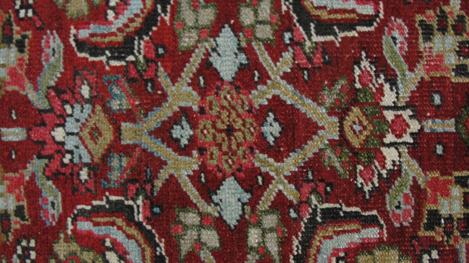 Hand-Woven Antique Persian Heriz/Serapi Rug, 4'10