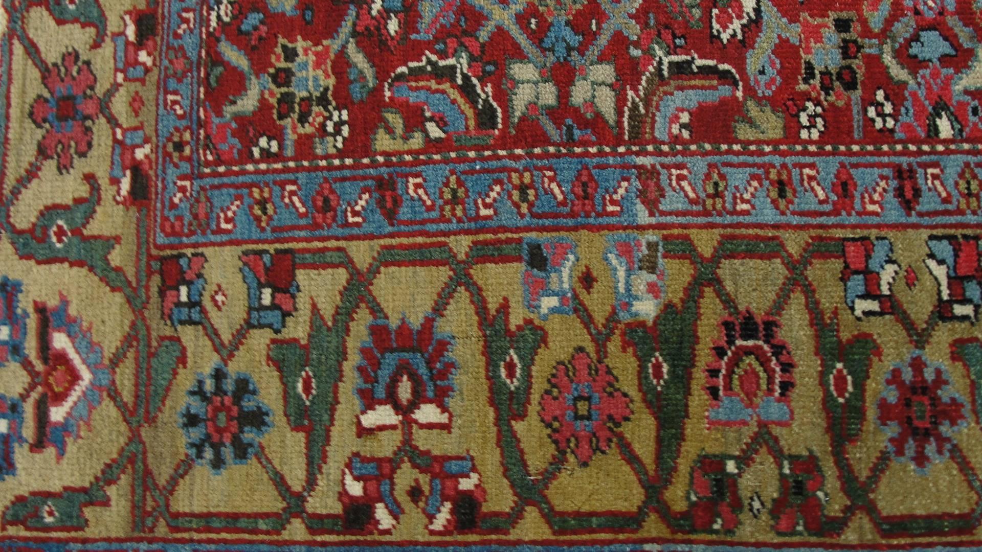 Early 20th Century Antique Persian Heriz/Serapi Rug, 4'10