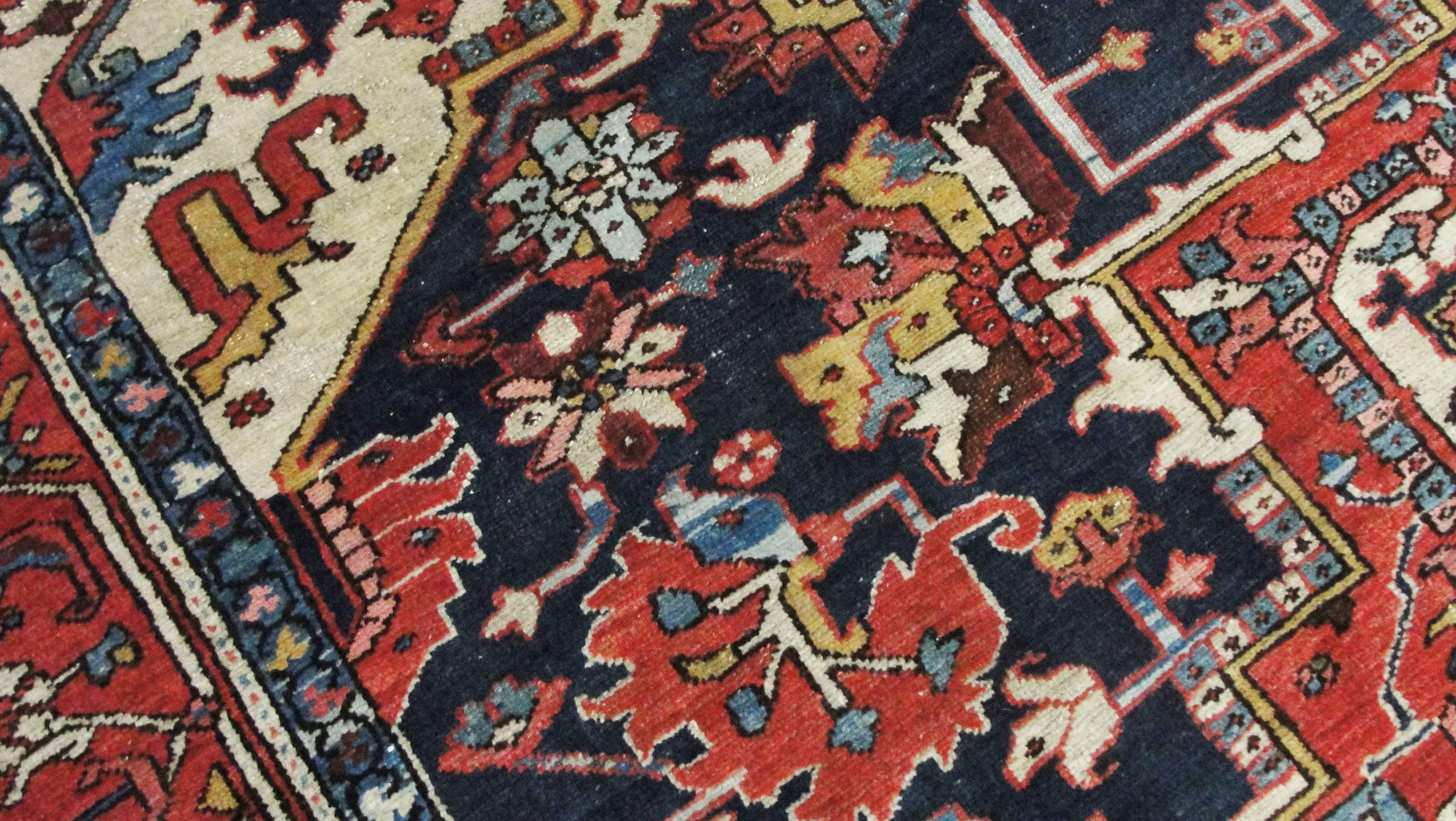 Antique Serapi/ Karajah Baft Carpet In Excellent Condition For Sale In Evanston, IL