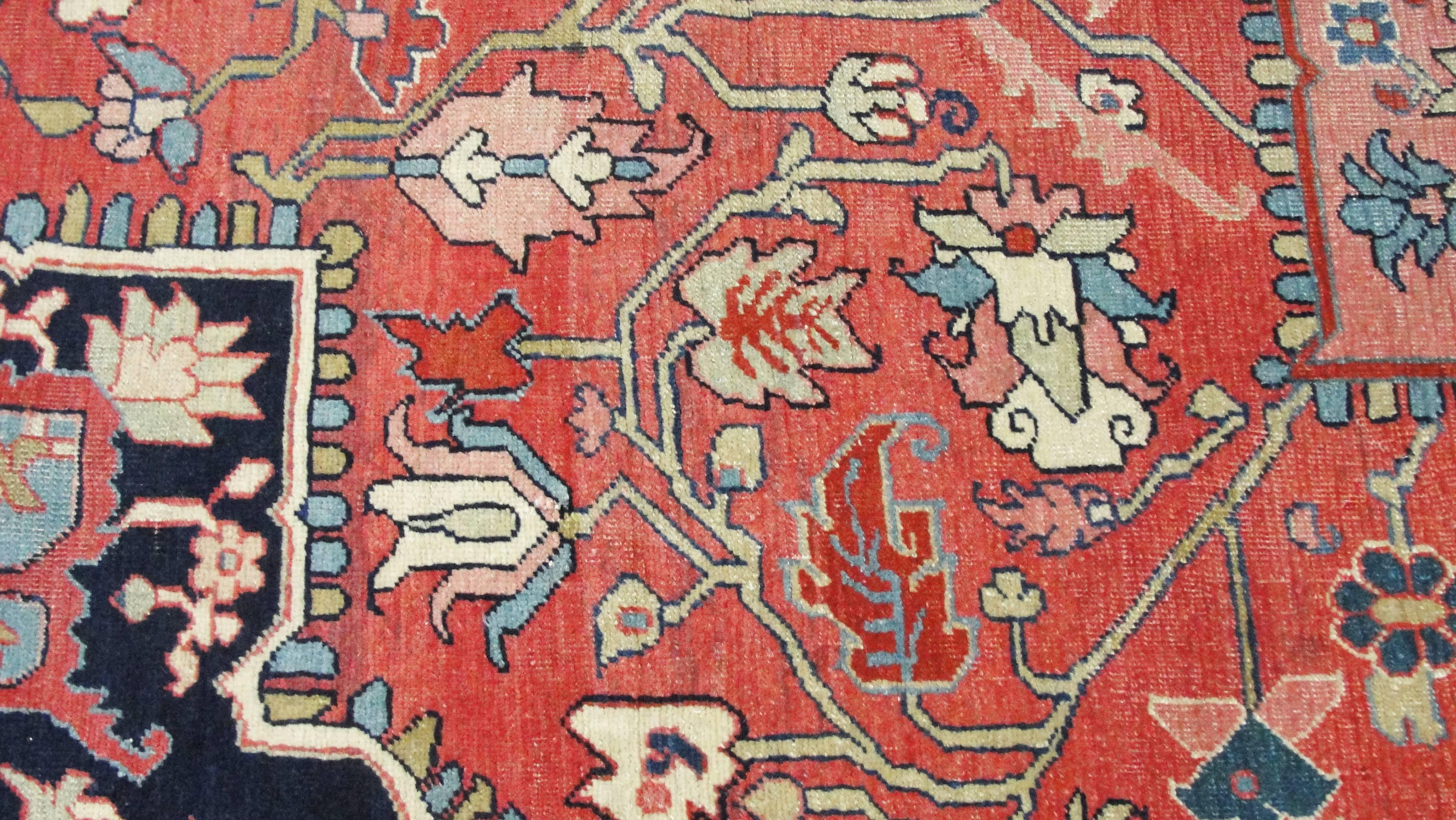 Antique Persian Serapi Carpet, Fine Quality For Sale 3