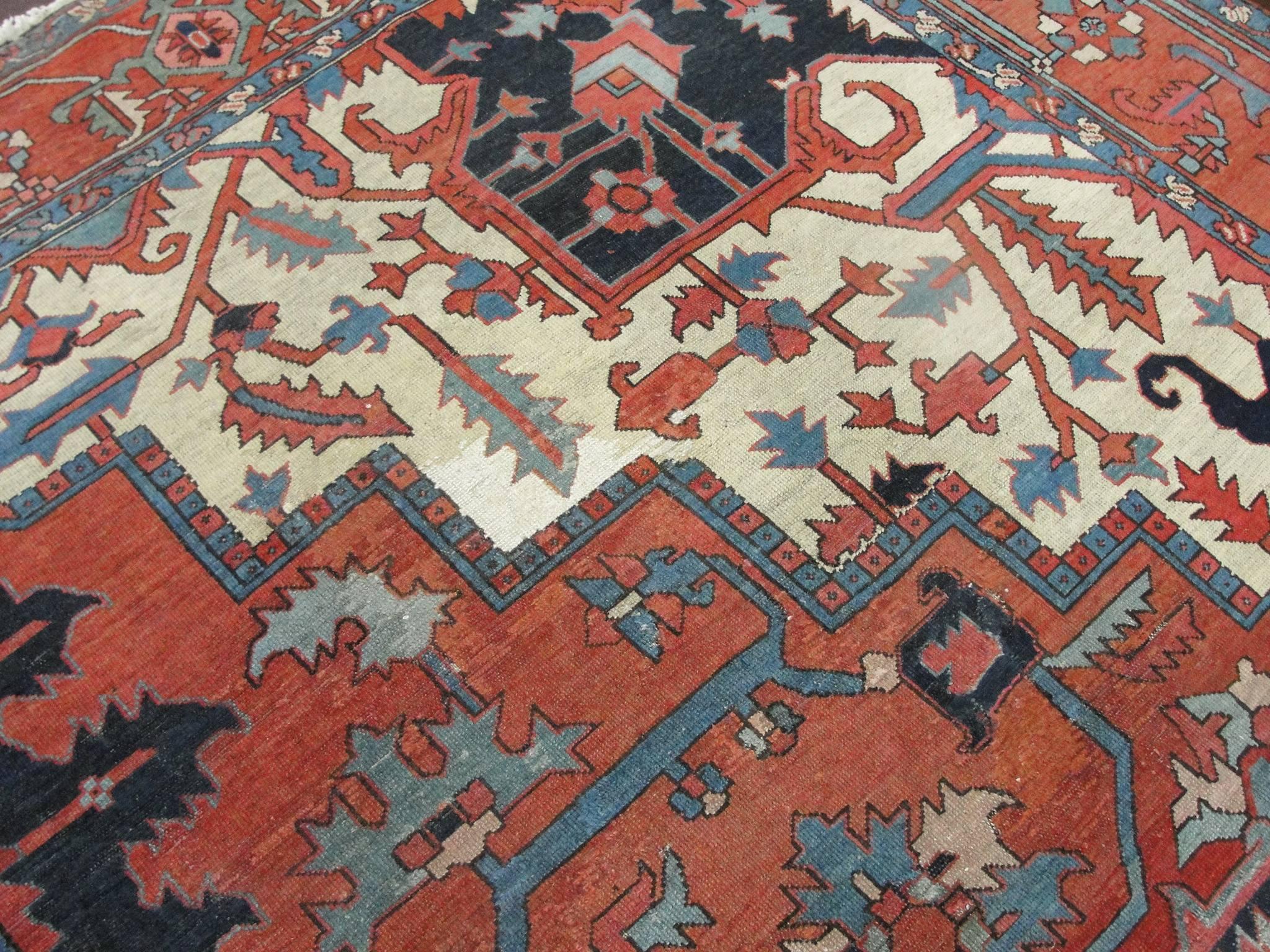 Amazing Large Antique Serapi Carpet In Good Condition In Evanston, IL