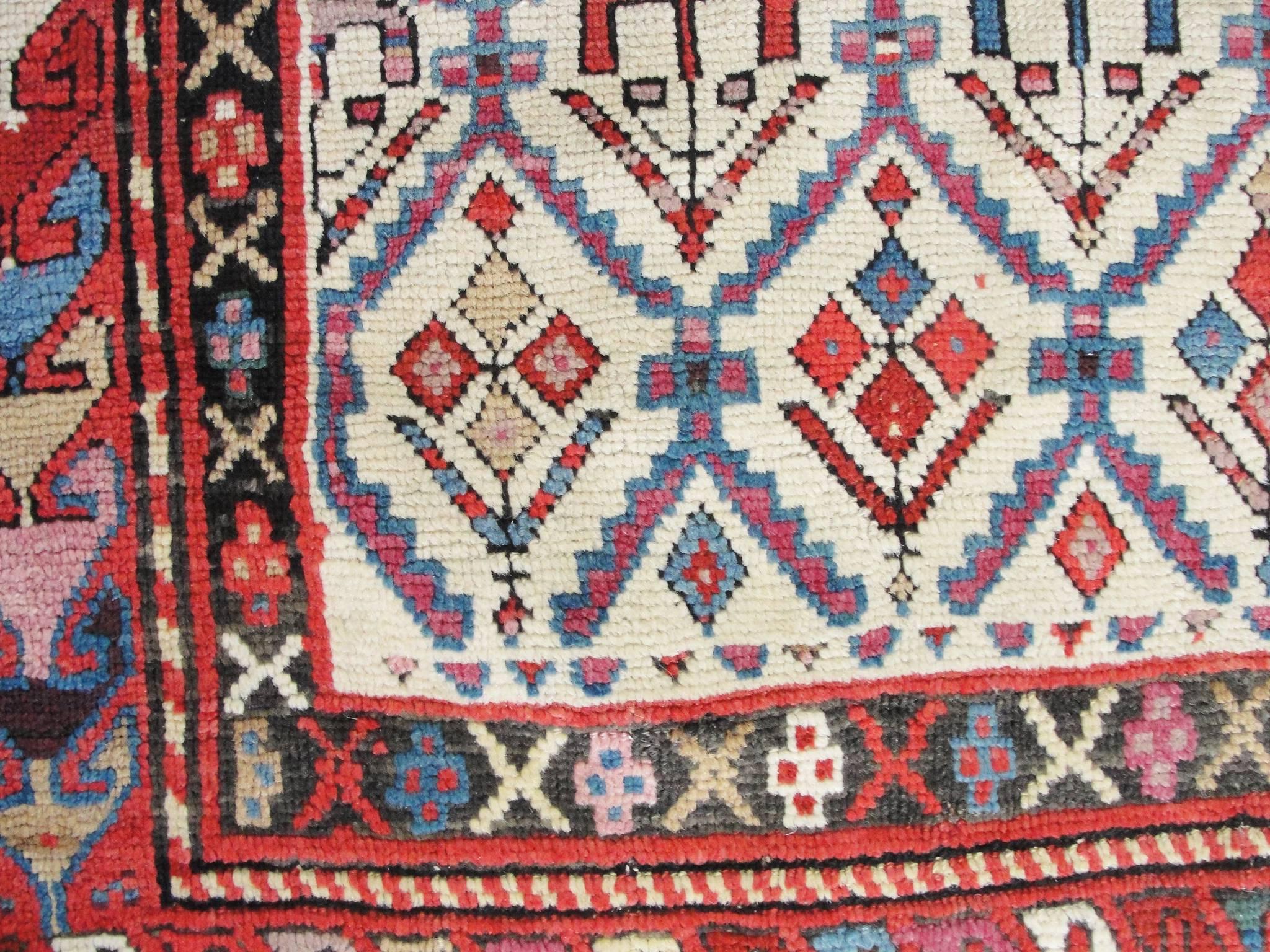 Tissé à la main Tapis Shirvan caucasien ancien en vente