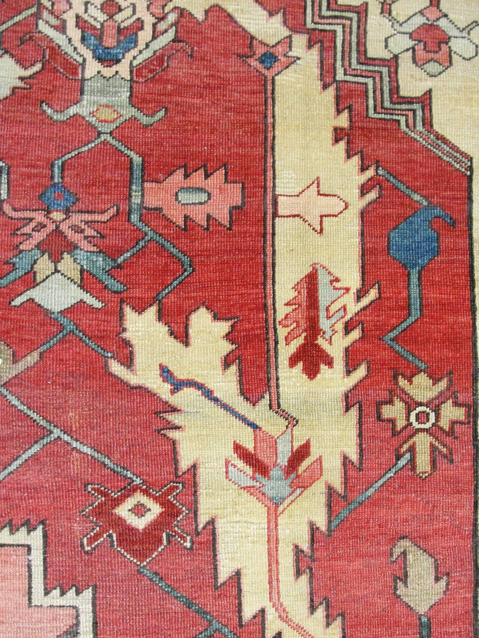 Spectaculaire tapis Serapi ancien en vente 1