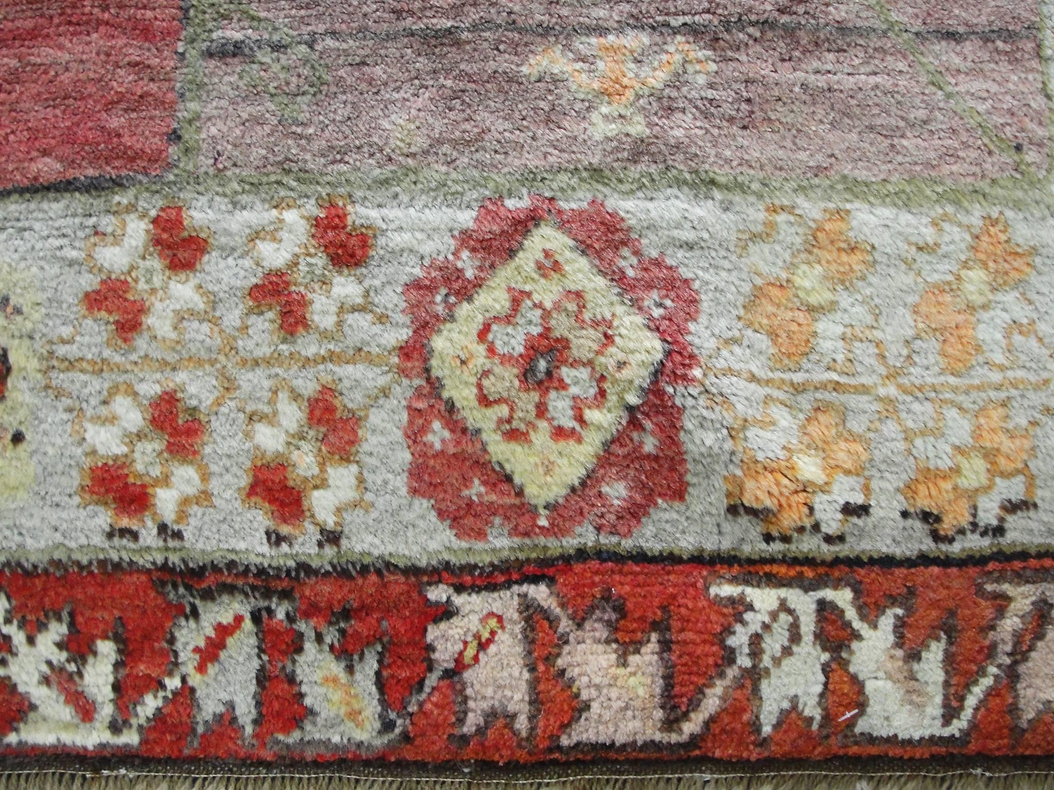  Oushak Carpet In Excellent Condition In Evanston, IL
