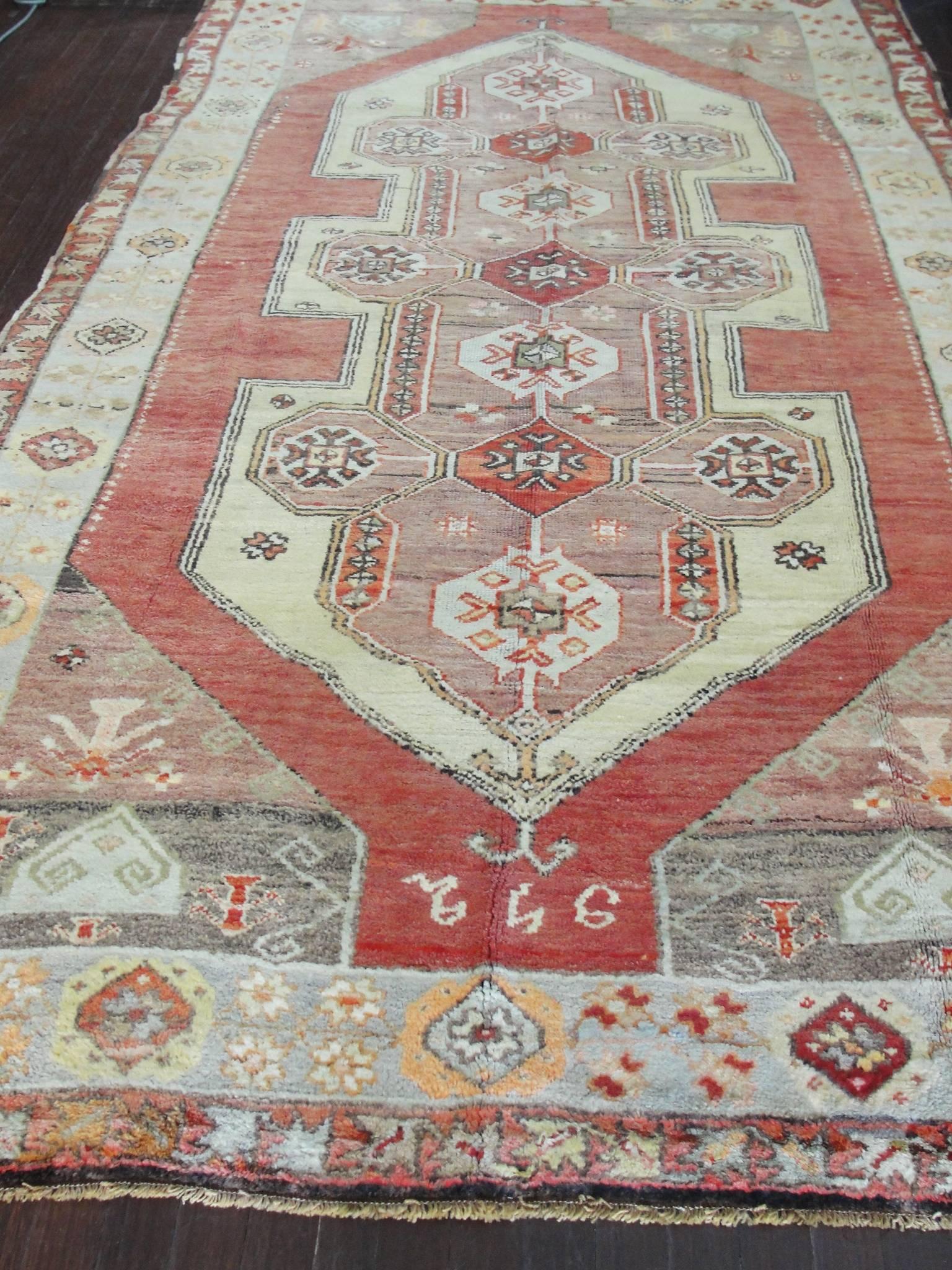  Oushak Carpet 1