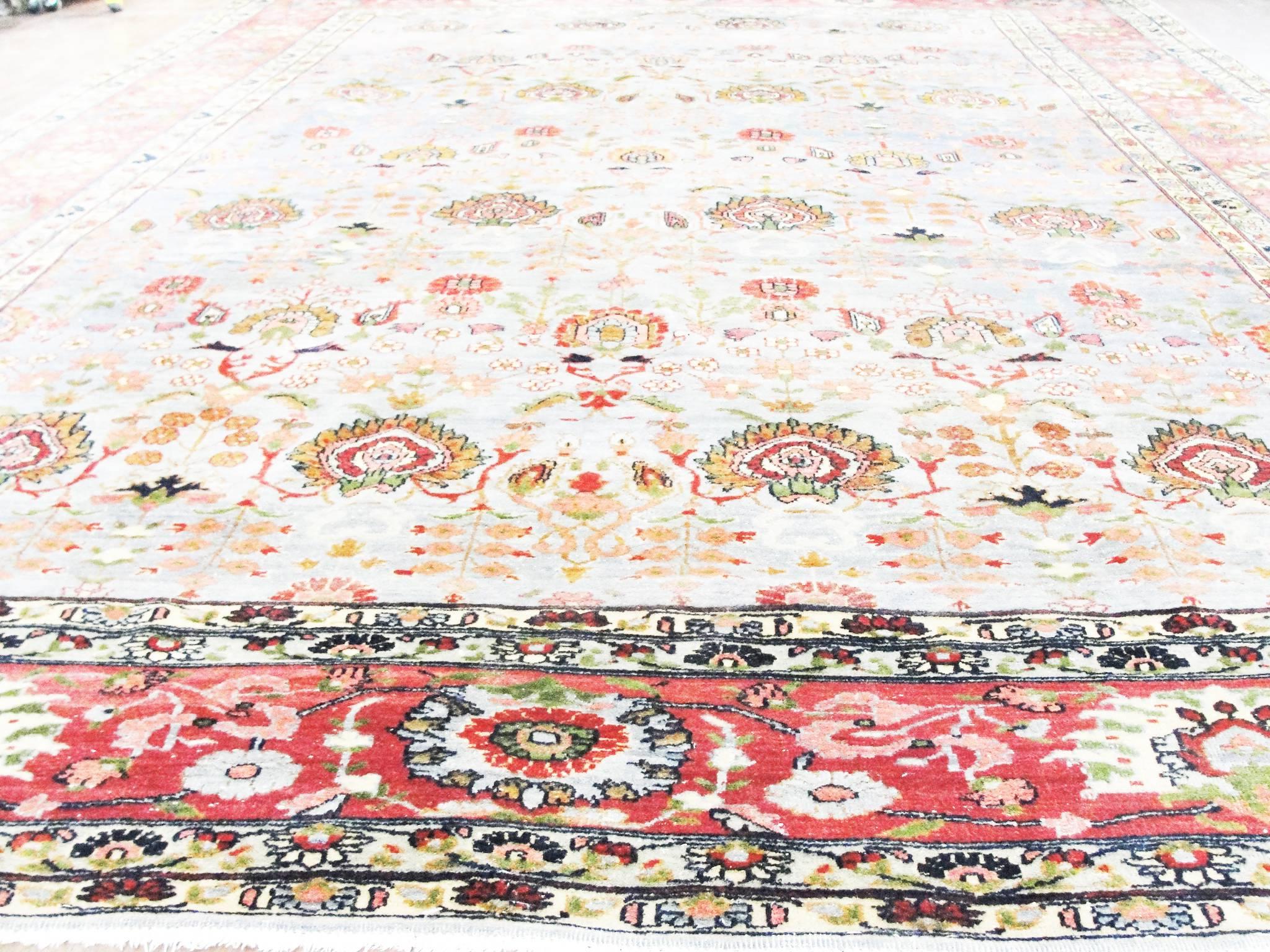 Antique Persian Tabriz Carpet In Excellent Condition For Sale In Evanston, IL
