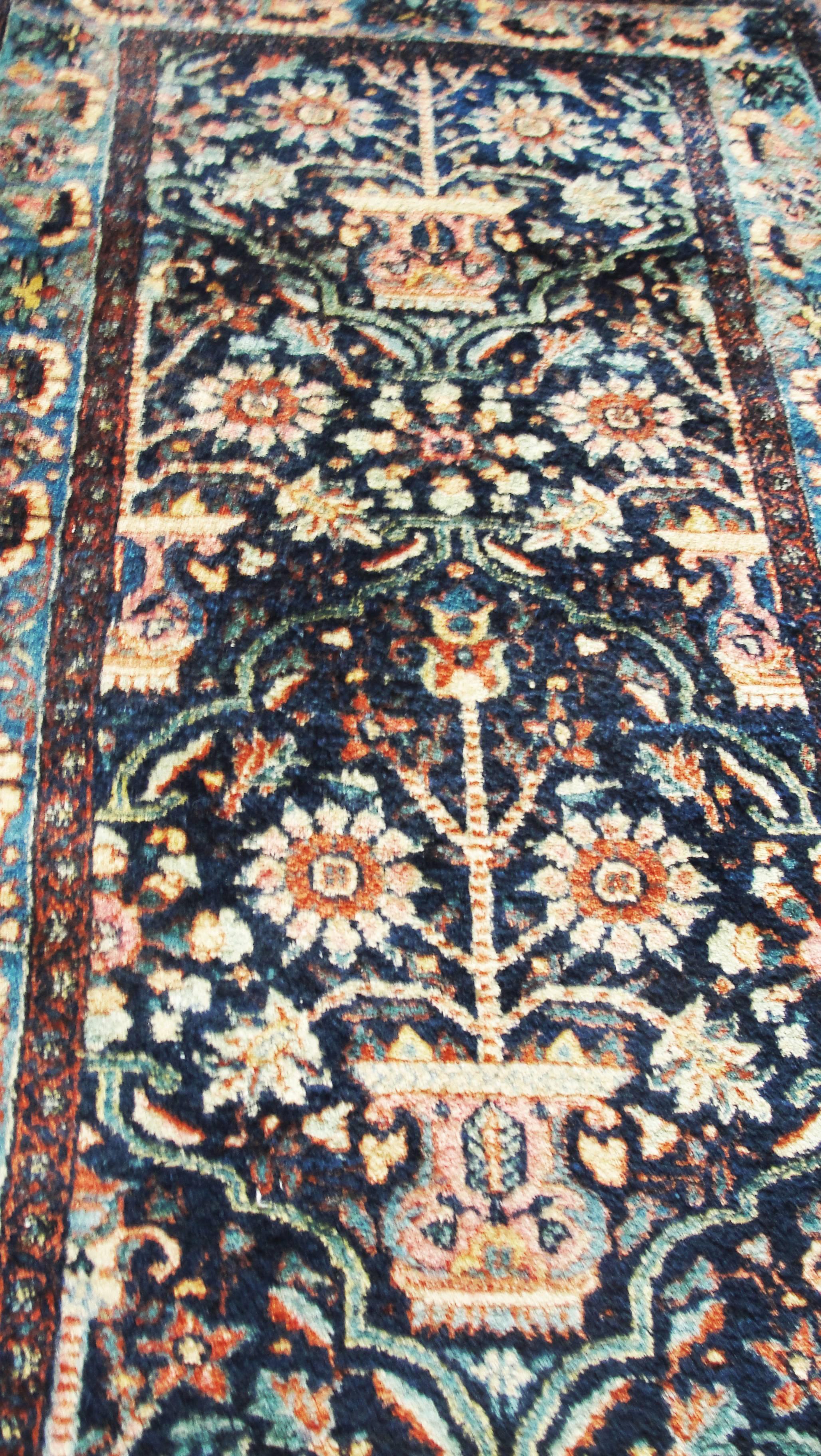 Antique Persian Lilihan Rug In Excellent Condition For Sale In Evanston, IL