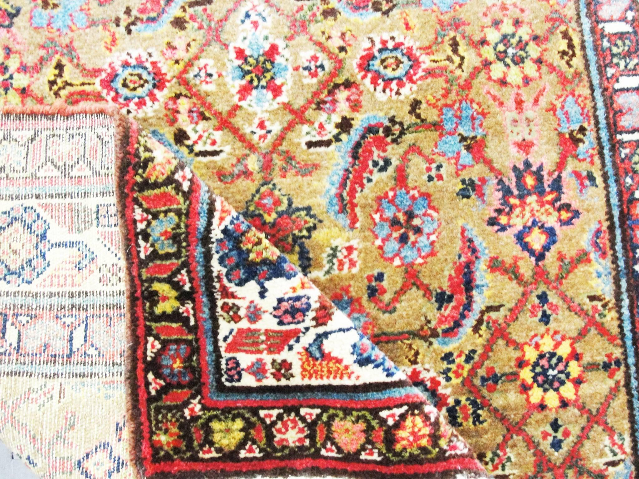 Perse Tapis de couloir persan ancien Malayer, couleur camel en vente