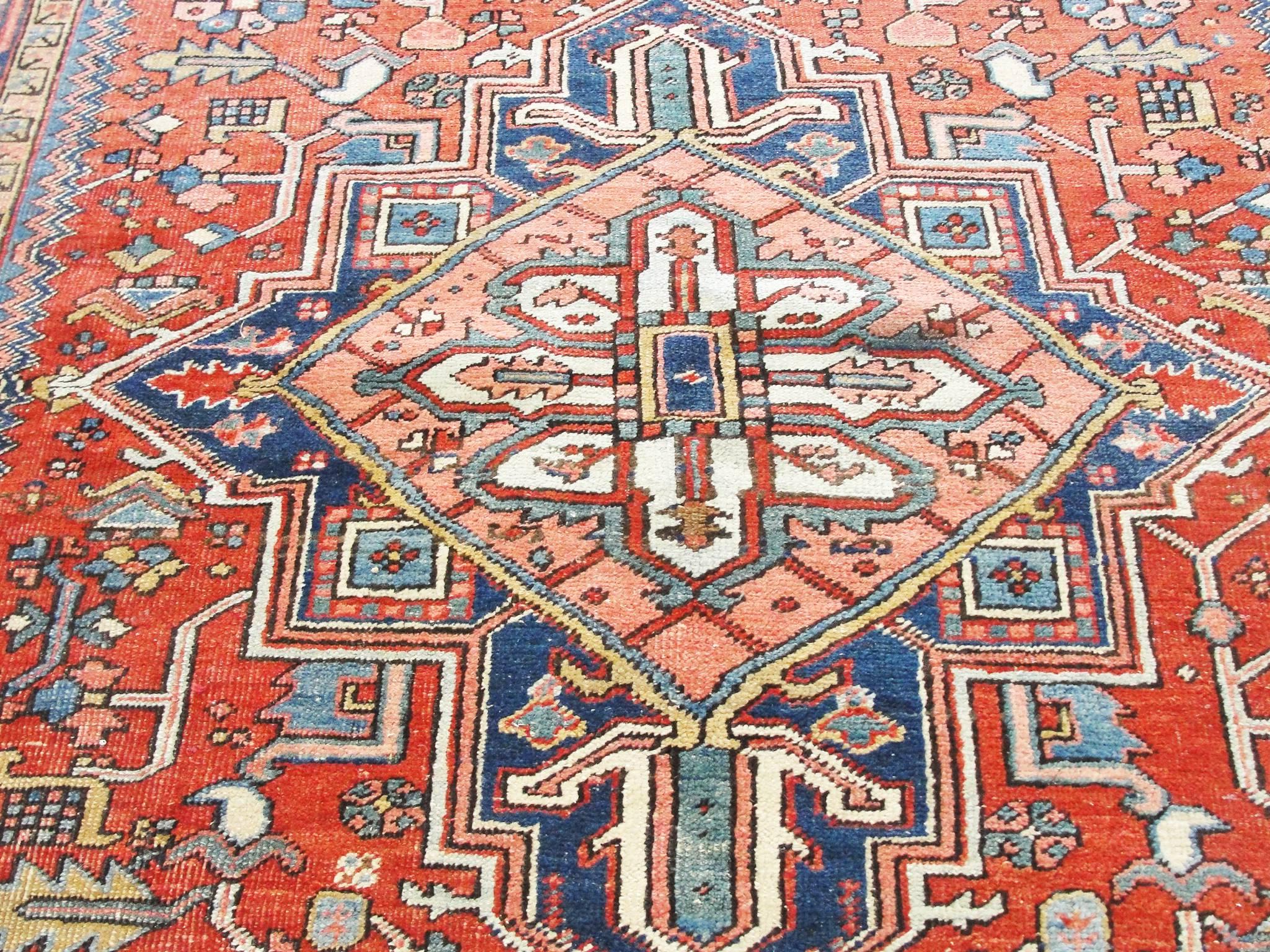 Attractive Antique Persian Heriz Carpet In Excellent Condition In Evanston, IL