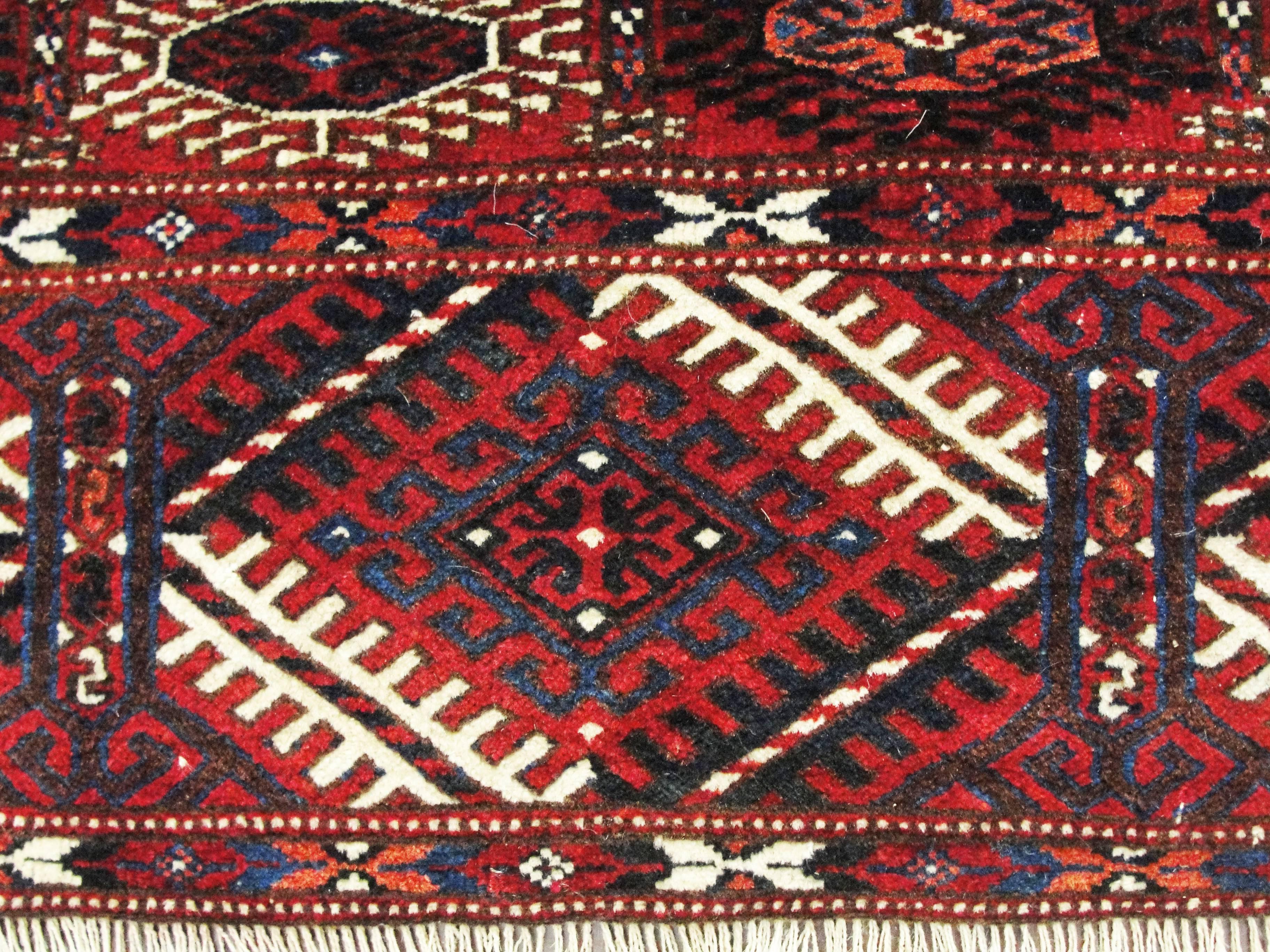 Central Asian  Persian Turkoman Tekke Carpet 6'1