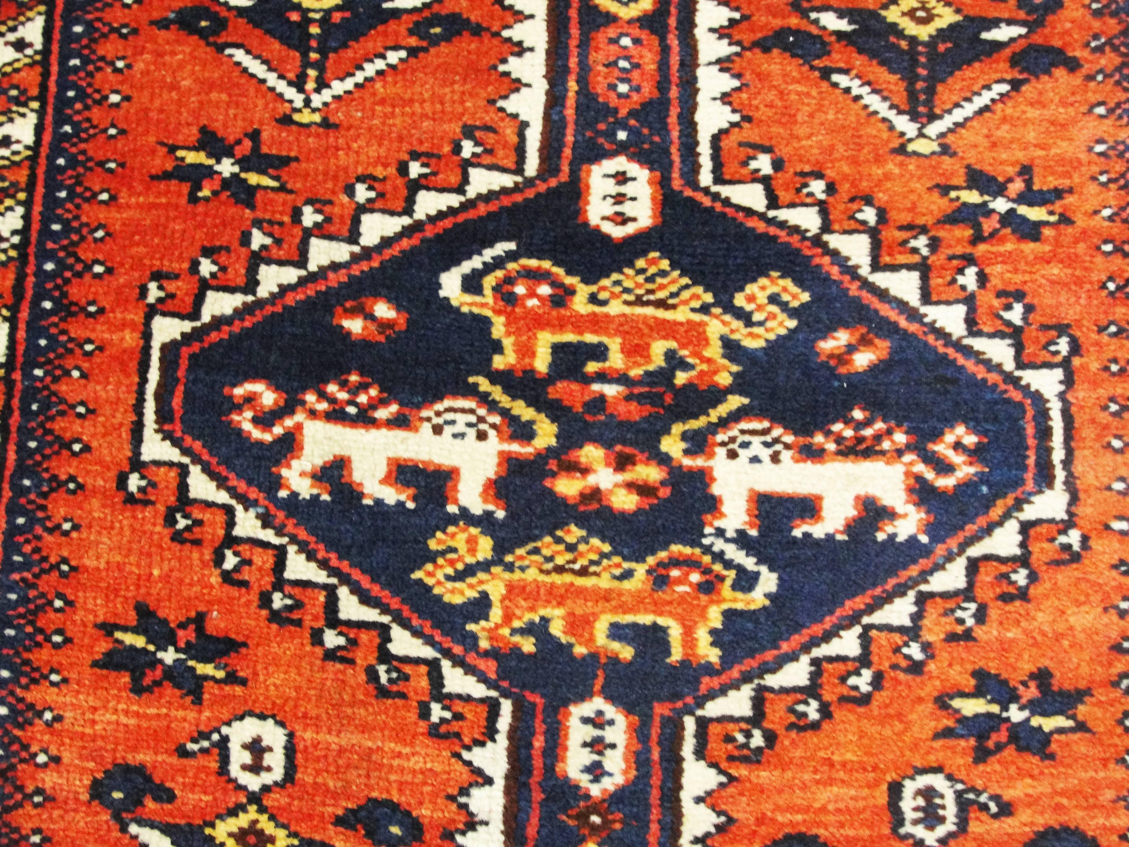 Wonderful Persian Qashqai Rug In Excellent Condition In Evanston, IL