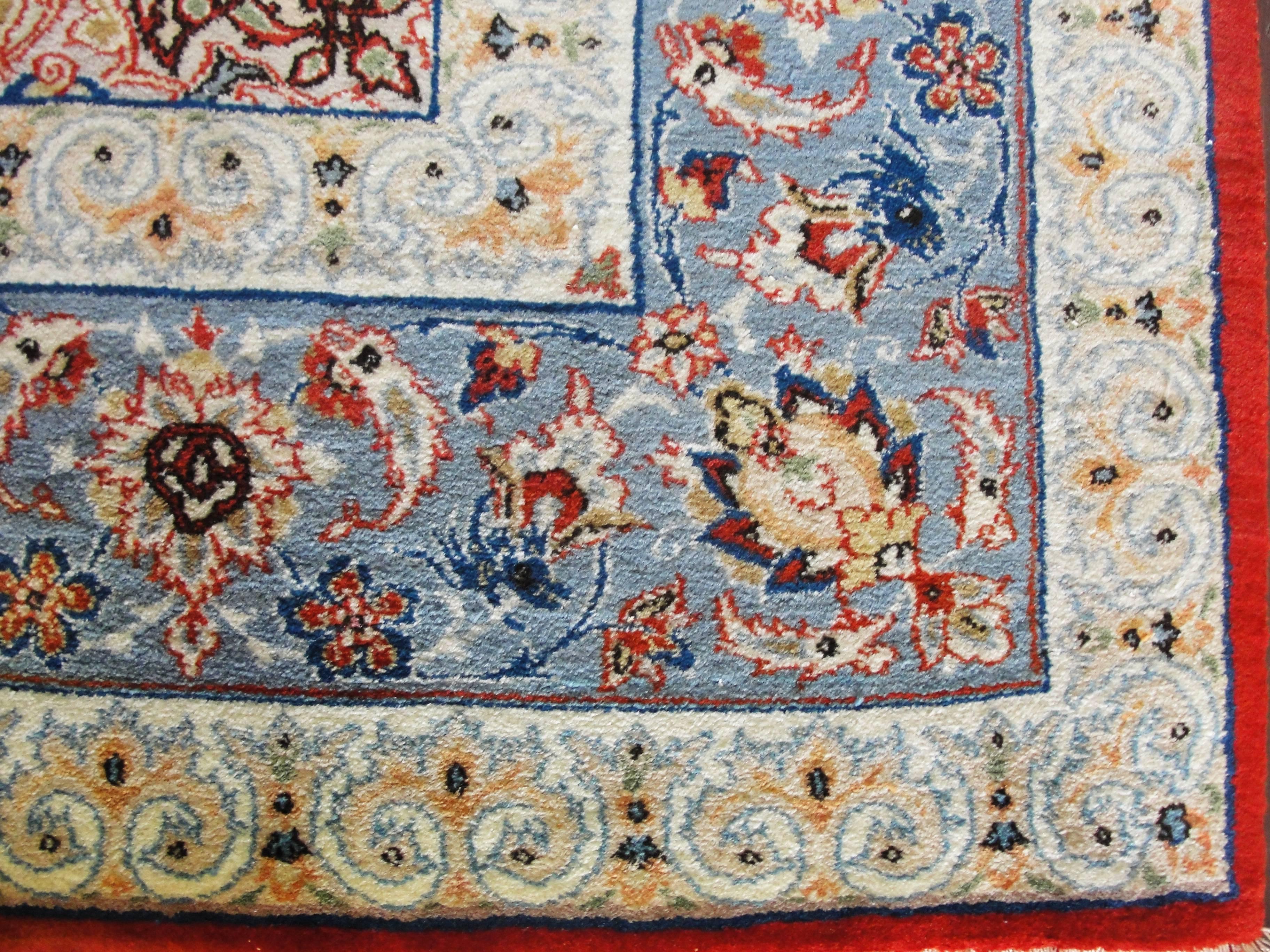 Antique Persian Isfahan Rug In Excellent Condition For Sale In Evanston, IL