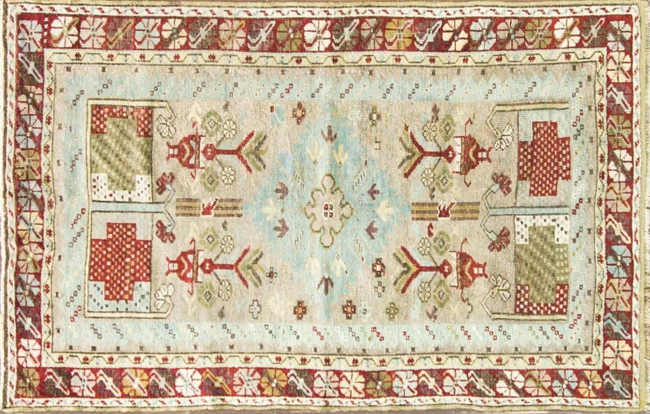 The most decorative Ghiordes rug.
The Ghiordes captured the hearts of European collectors in the 1700s. Ture s, highly decorative spandrel and gorgeous monochromatic fields. These stunning rugs are typically made from the highest quality wool. This