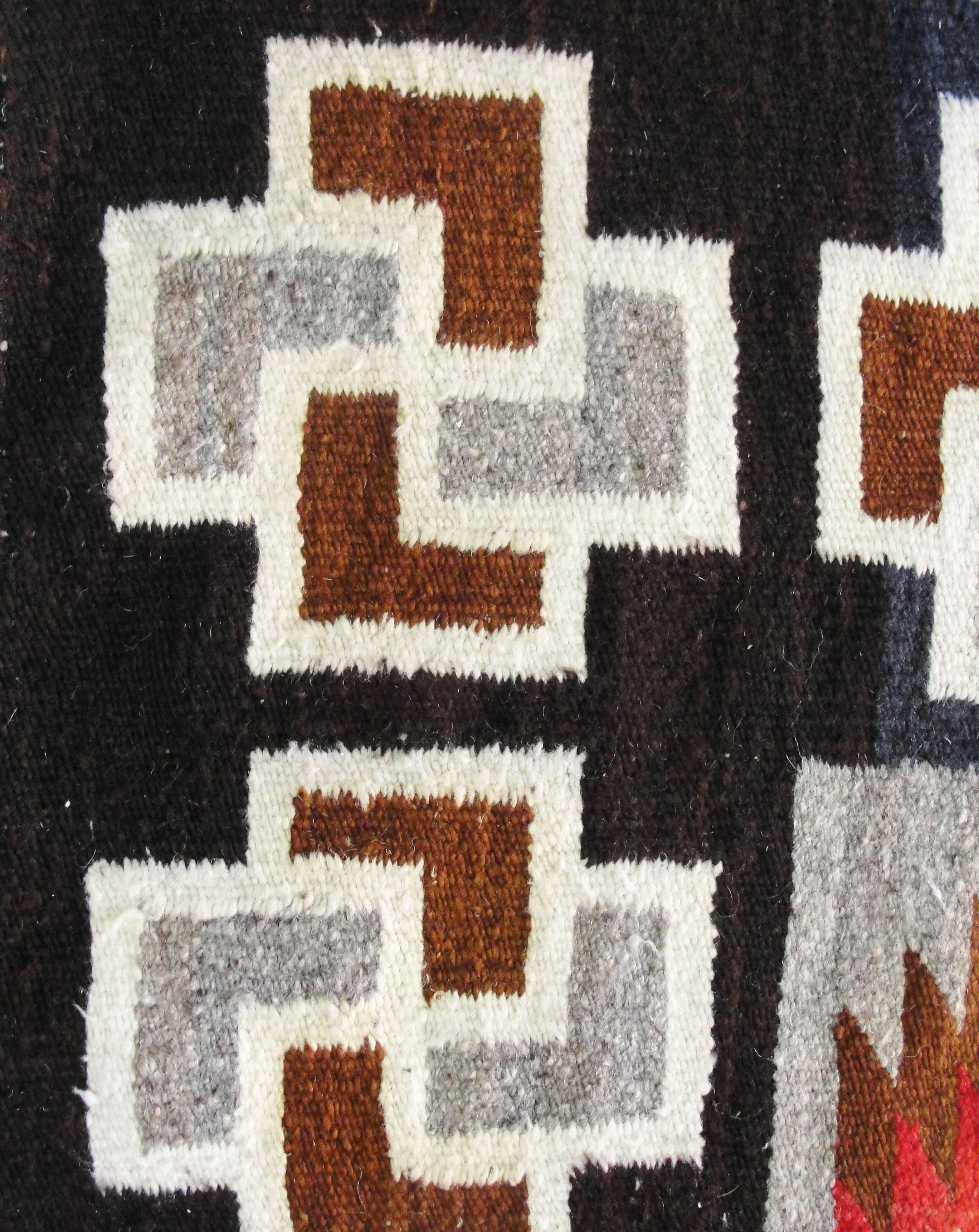 Antiker großer Navajo Eye Dazzler Teppich, 1,42 m x 2,13 m (Handgeknüpft) im Angebot