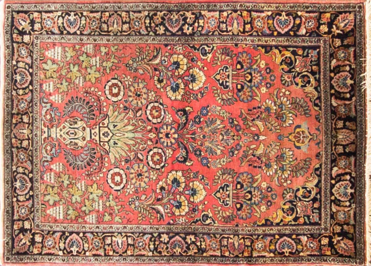One of the top high end Persian carpet maker.
The source of this important provenance has been in the village of Sarouk. North of Arak (formerly Sultanabad). Sarouks are known to be of high quality. The pile is usually higher than the average