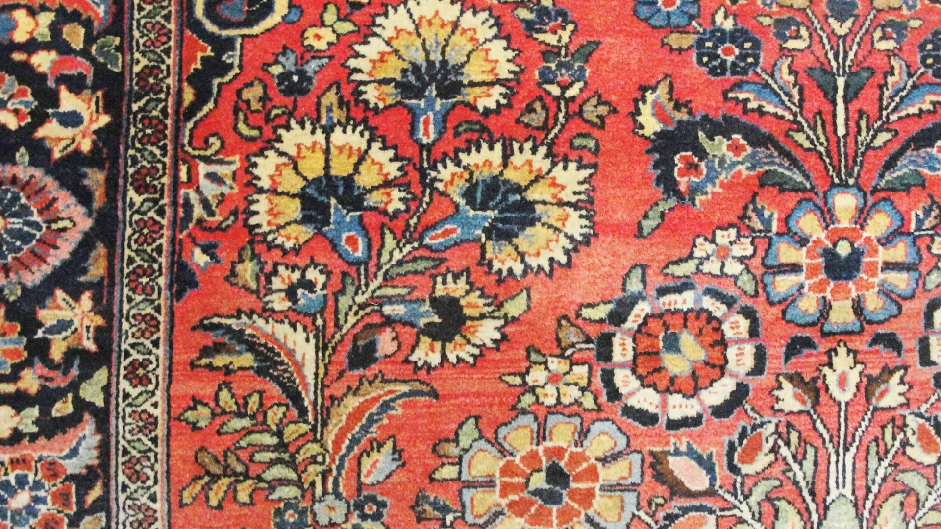 Antique Persian Mohajeran Sarouk Vase Rug, Manchester Wool 1