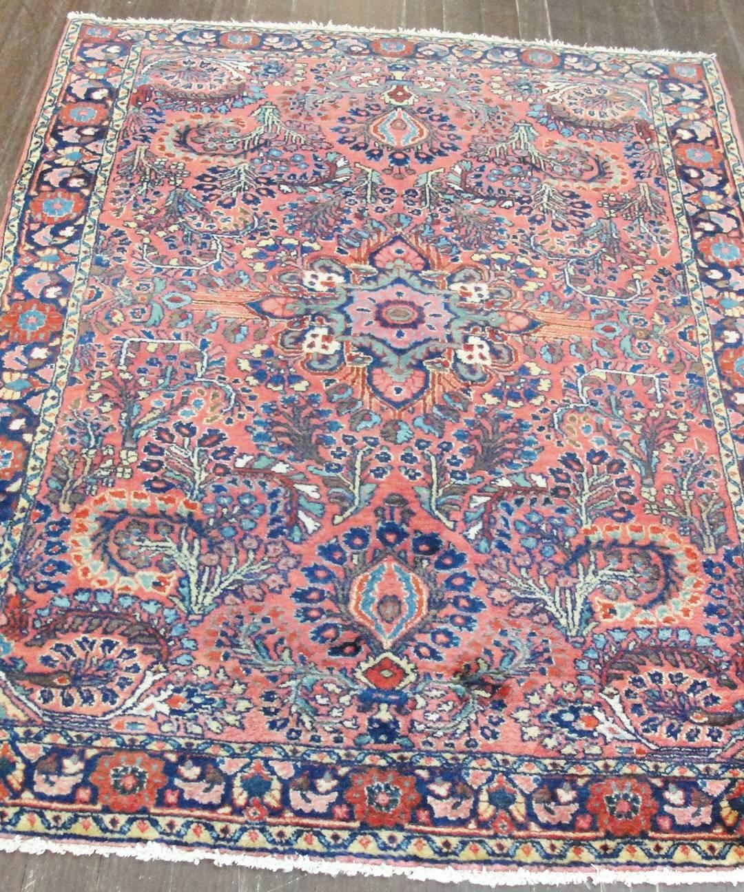 Antique Persian Sarouk Rug, circa 1920 In Excellent Condition In Evanston, IL