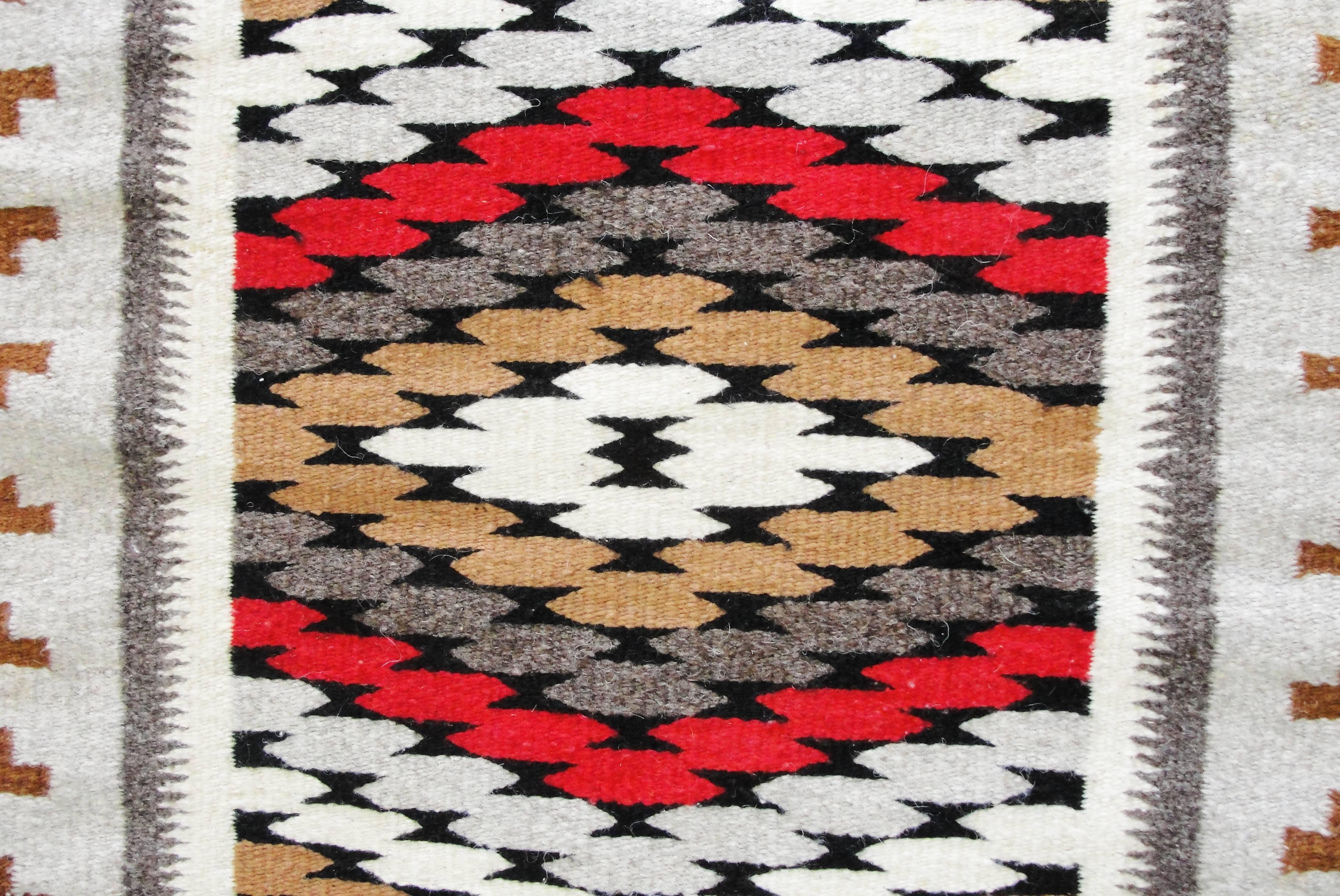 Zwei graue Navajo-Hölzer  Teppich im Zustand „Hervorragend“ im Angebot in Evanston, IL
