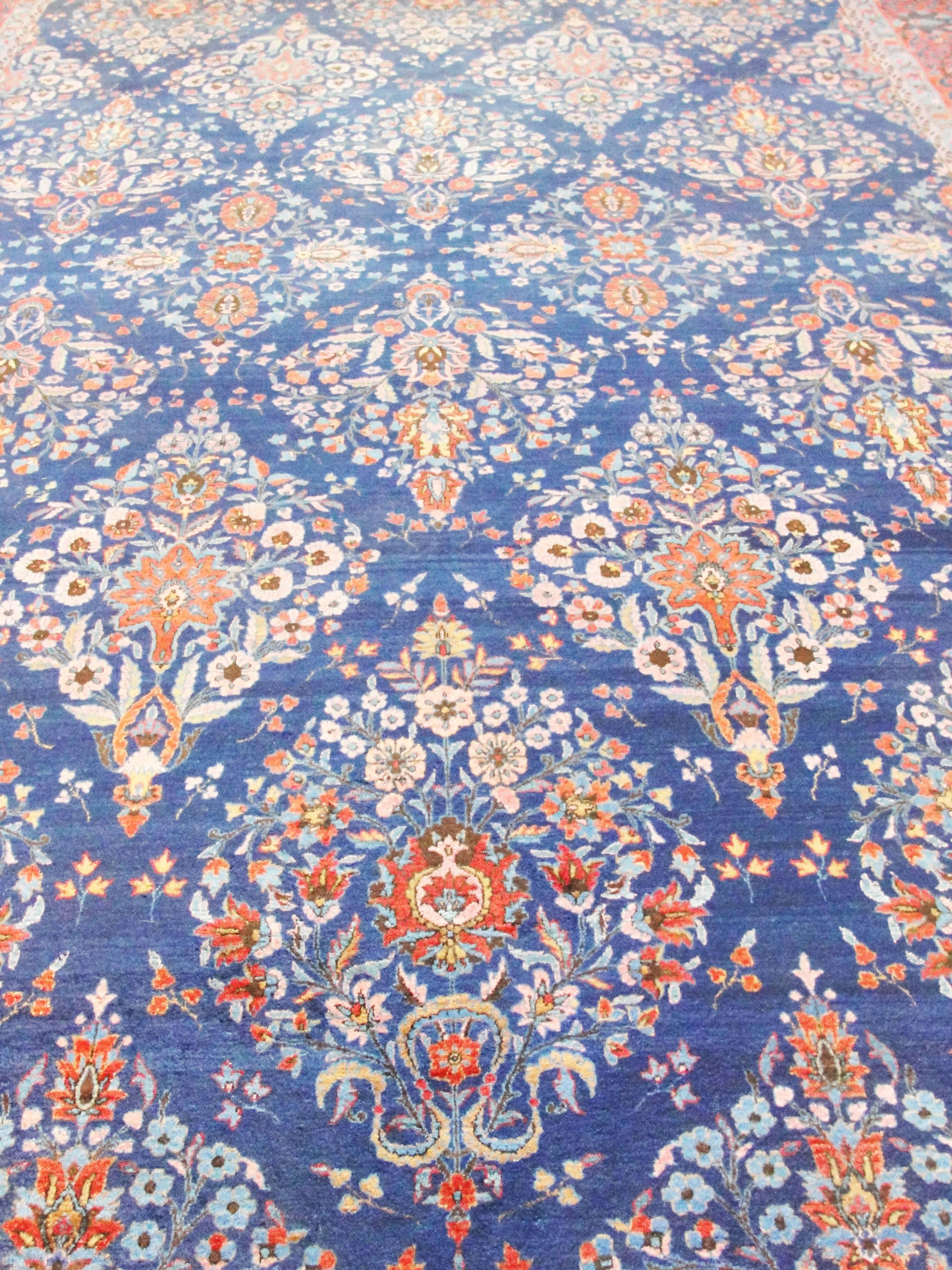 Antique Fine Persian Manchester Wool Kashan Carpet In Excellent Condition For Sale In Evanston, IL