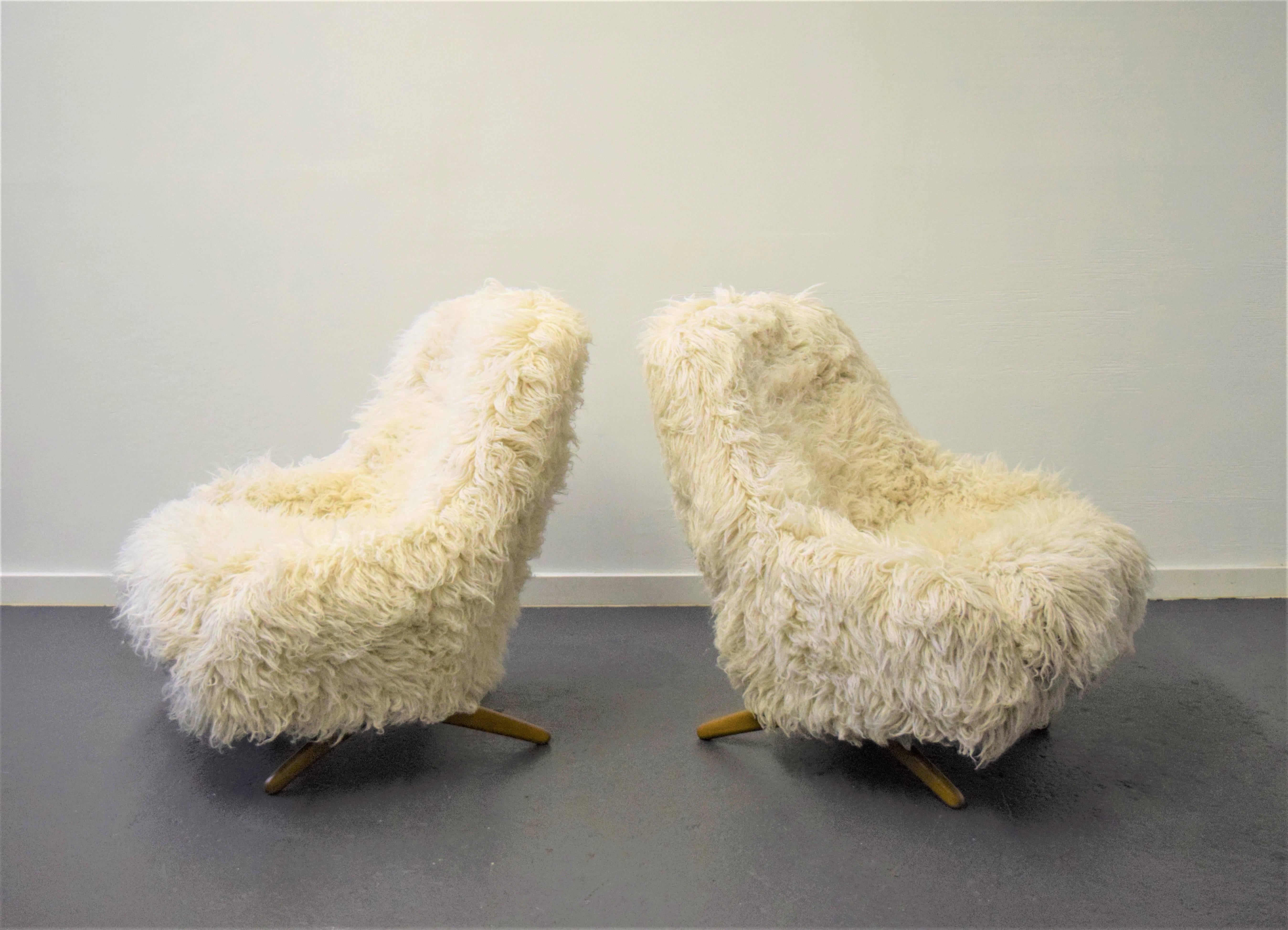 Illum Wikkelso lounge chairs.