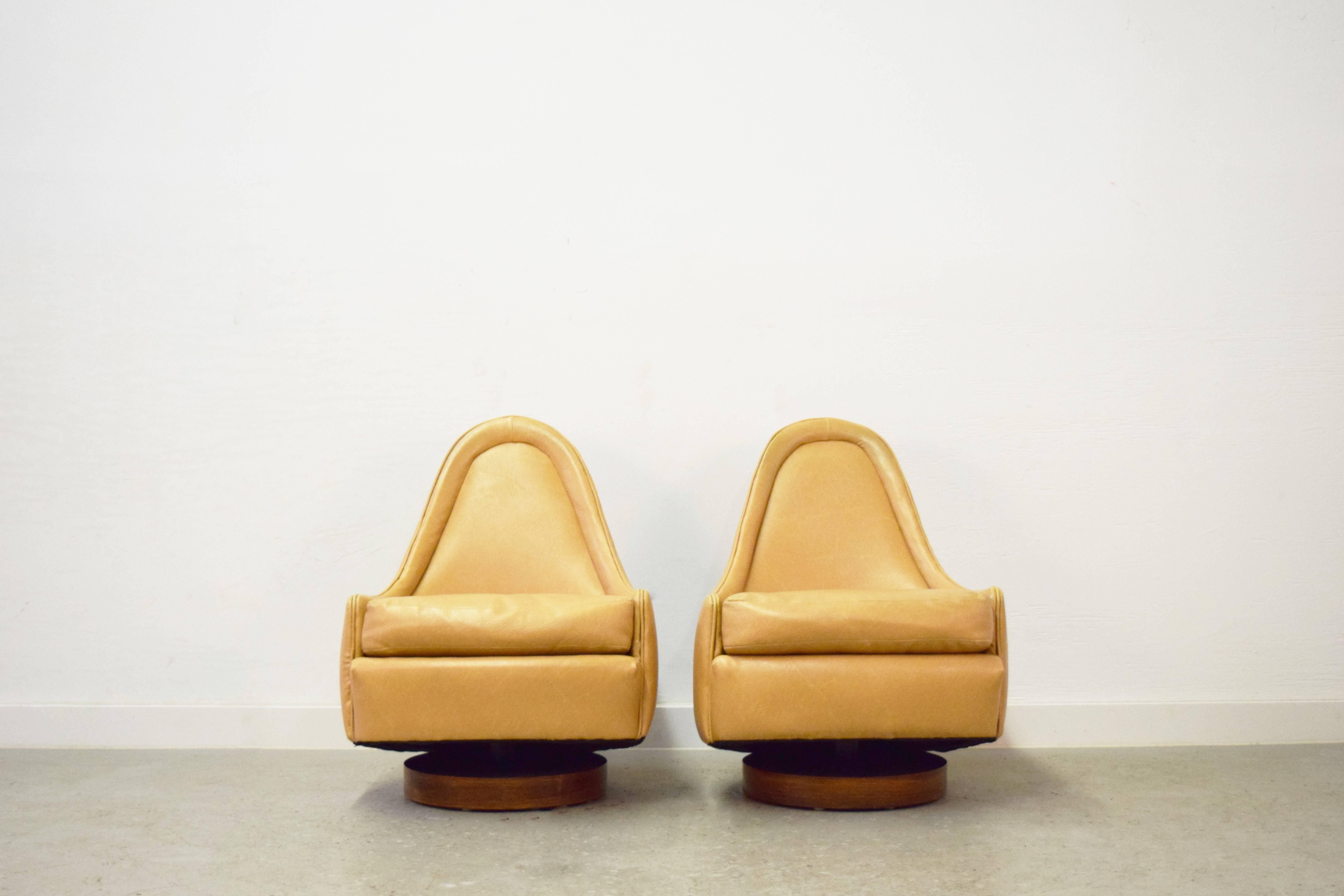 20th Century Pair of Petite Swivel Slipper Lounge Chairs by Milo Baughman