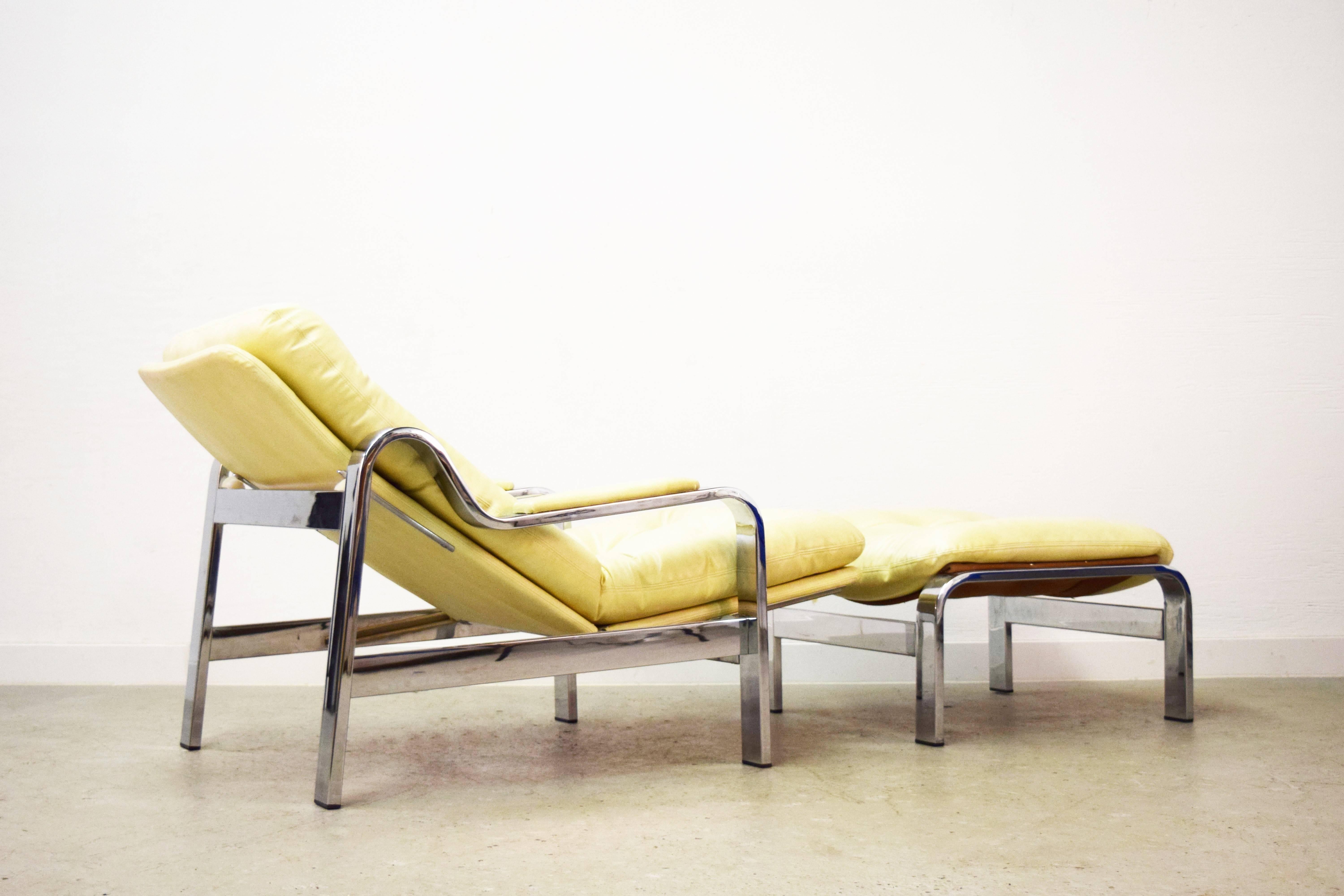 20th Century Italian Adjustable Chrome Lounge Chair and Ottoman