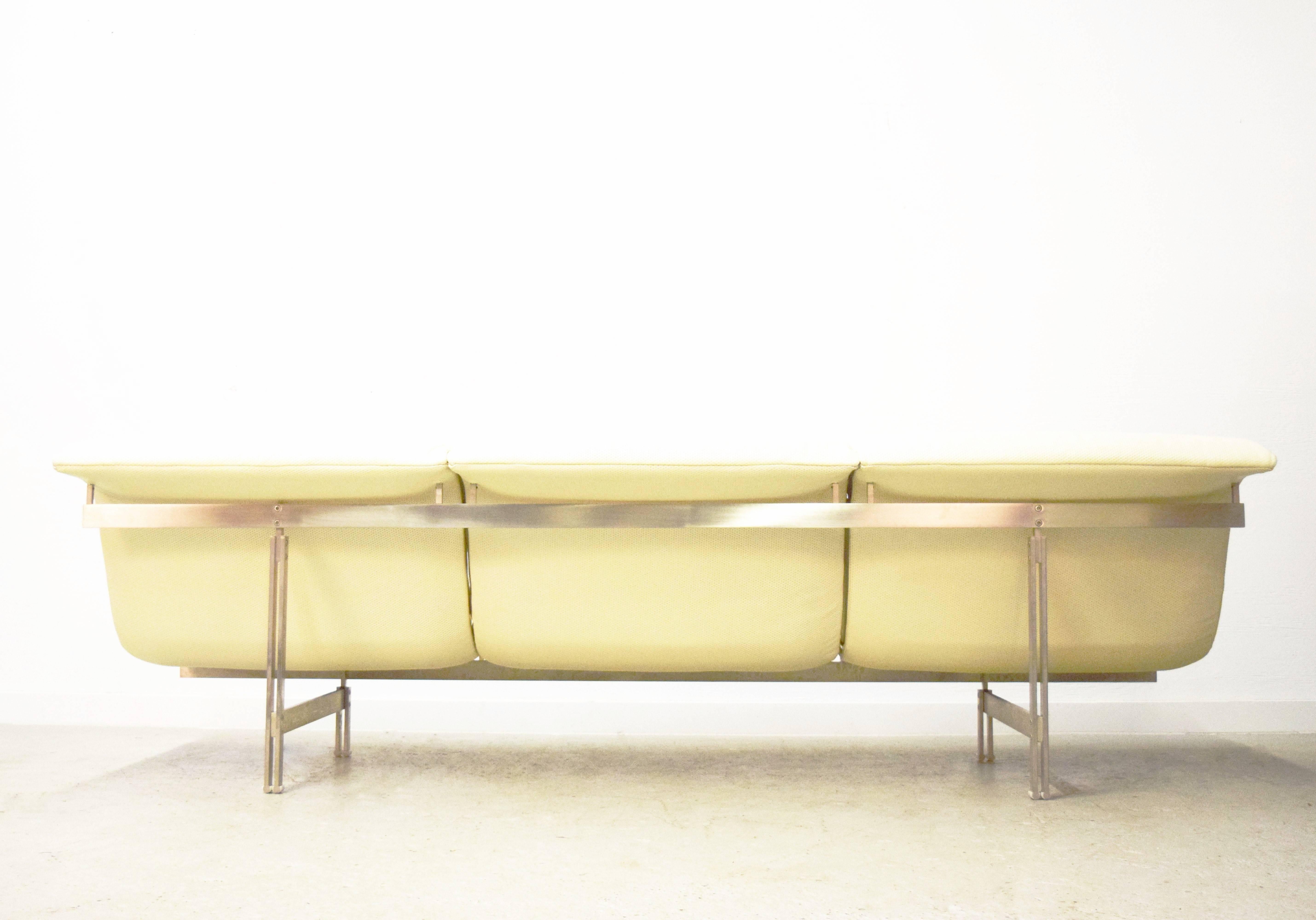 Giovanni Offredi 'Wave' Leder-Sofa von Saporiti, Italien im Zustand „Hervorragend“ im Angebot in Middlesex, NJ